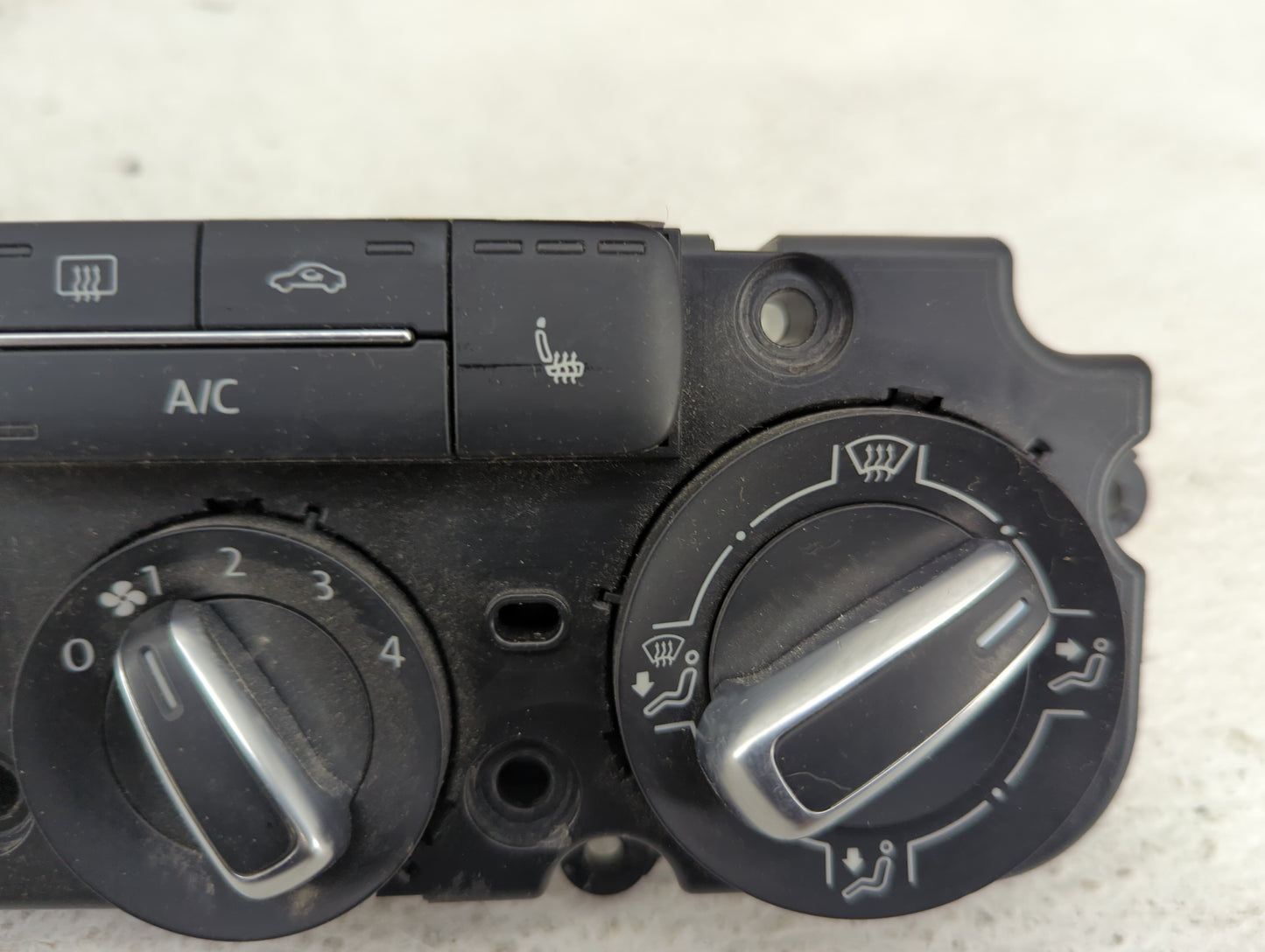 2011-2014 Volkswagen Jetta Climate Control Module Temperature AC/Heater Replacement P/N:5C0820047BA 90151-907/0000 Fits OEM 