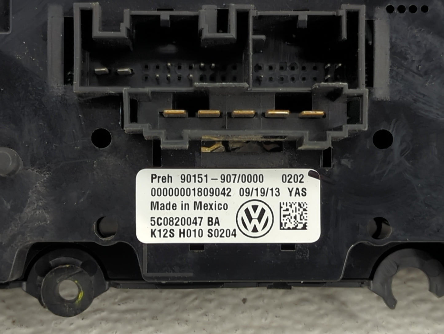2011-2014 Volkswagen Jetta Climate Control Module Temperature AC/Heater Replacement P/N:5C0820047BA 90151-907/0000 Fits OEM 