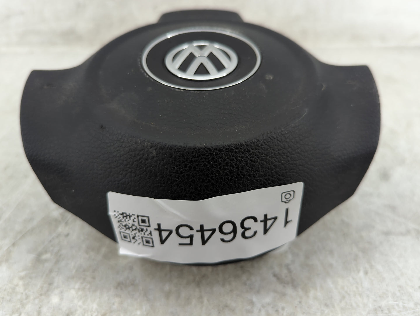 2014 Volkswagen Jetta Air Bag Driver Left Steering Wheel Mounted P/N:1KM880201E Fits OEM Used Auto Parts - Oemusedautoparts1