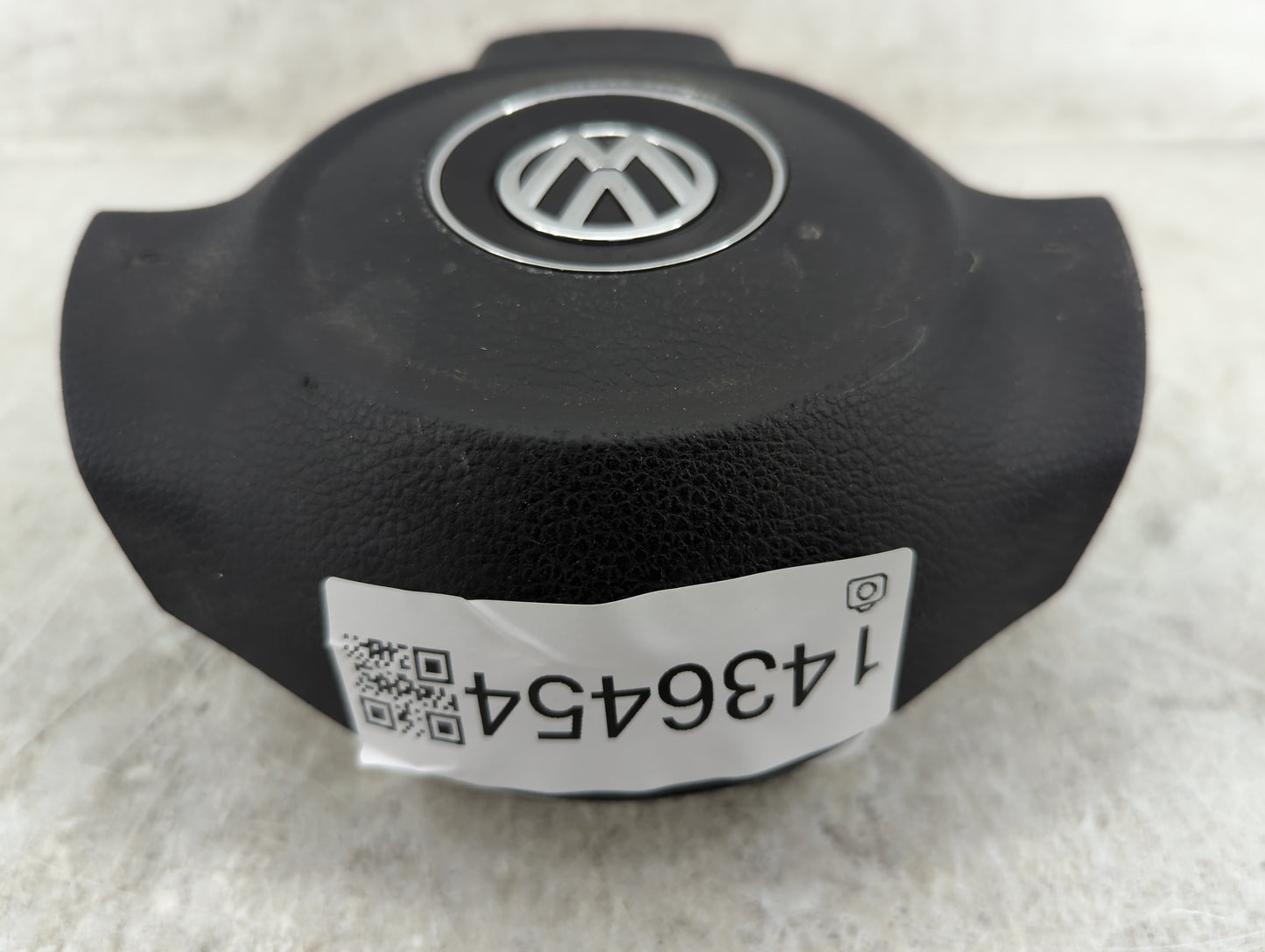 2014 Volkswagen Jetta Air Bag Driver Left Steering Wheel Mounted P/N:1KM880201E Fits OEM Used Auto Parts - Oemusedautoparts1