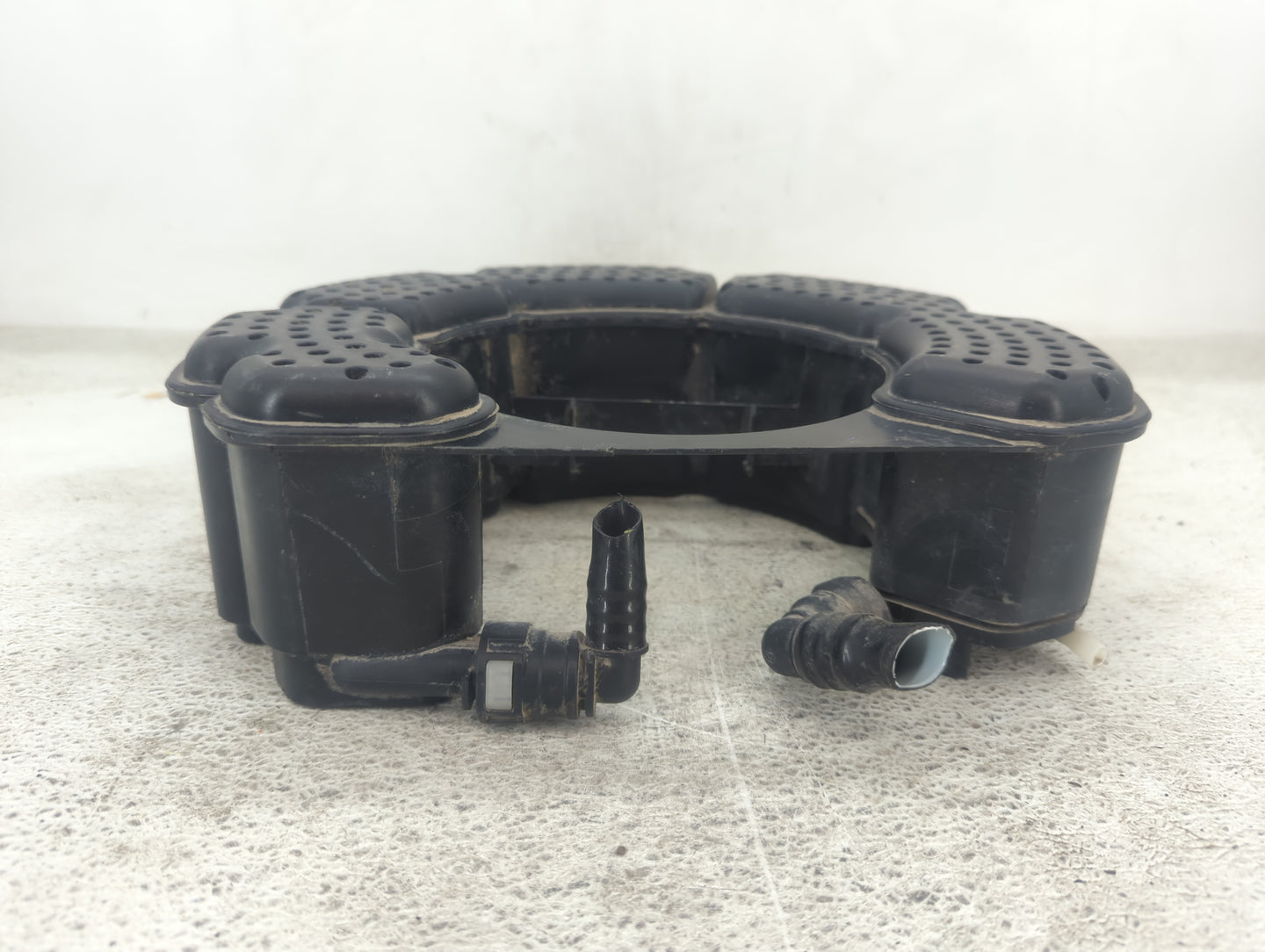 2014 Volkswagen Jetta Fuel Vapor Charcoal Canister 1437112 - Oemusedautoparts1.com