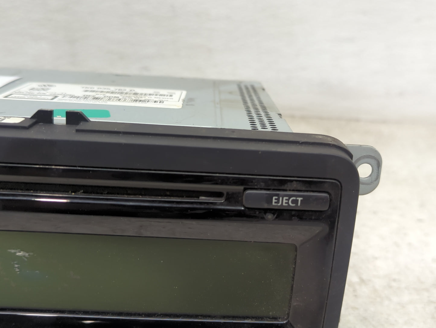 2011-2014 Volkswagen Jetta Radio AM FM Cd Player Receiver Replacement P/N:1K0035164D 28354080 Fits OEM Used Auto Parts - Oem