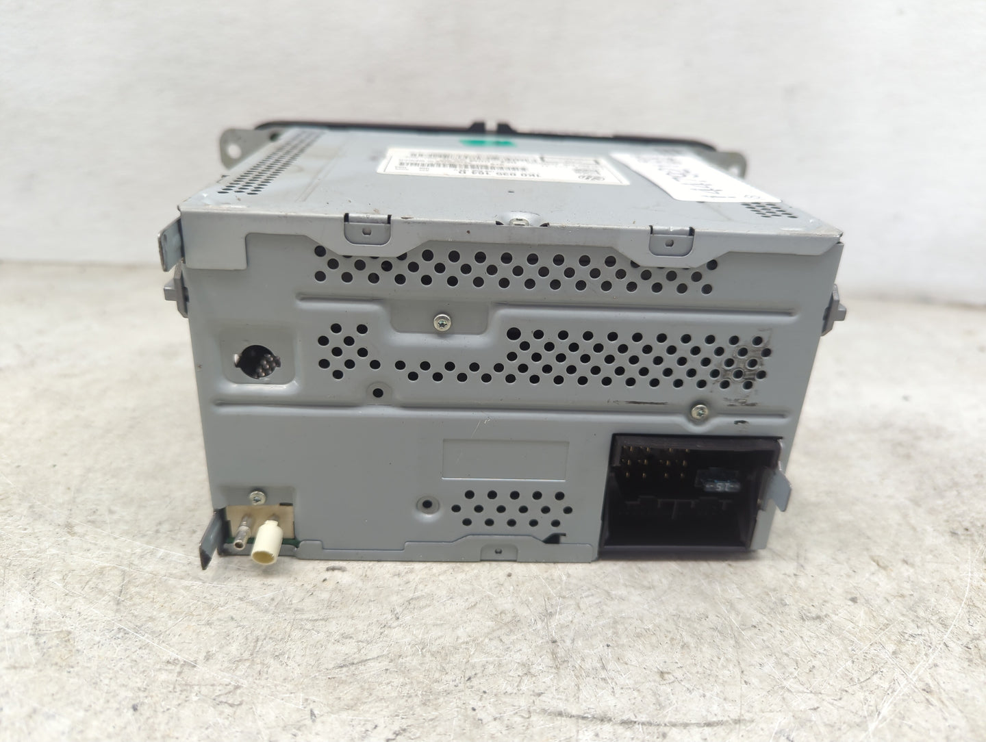 2011-2014 Volkswagen Jetta Radio AM FM Cd Player Receiver Replacement P/N:1K0035164D 28354080 Fits OEM Used Auto Parts - Oem
