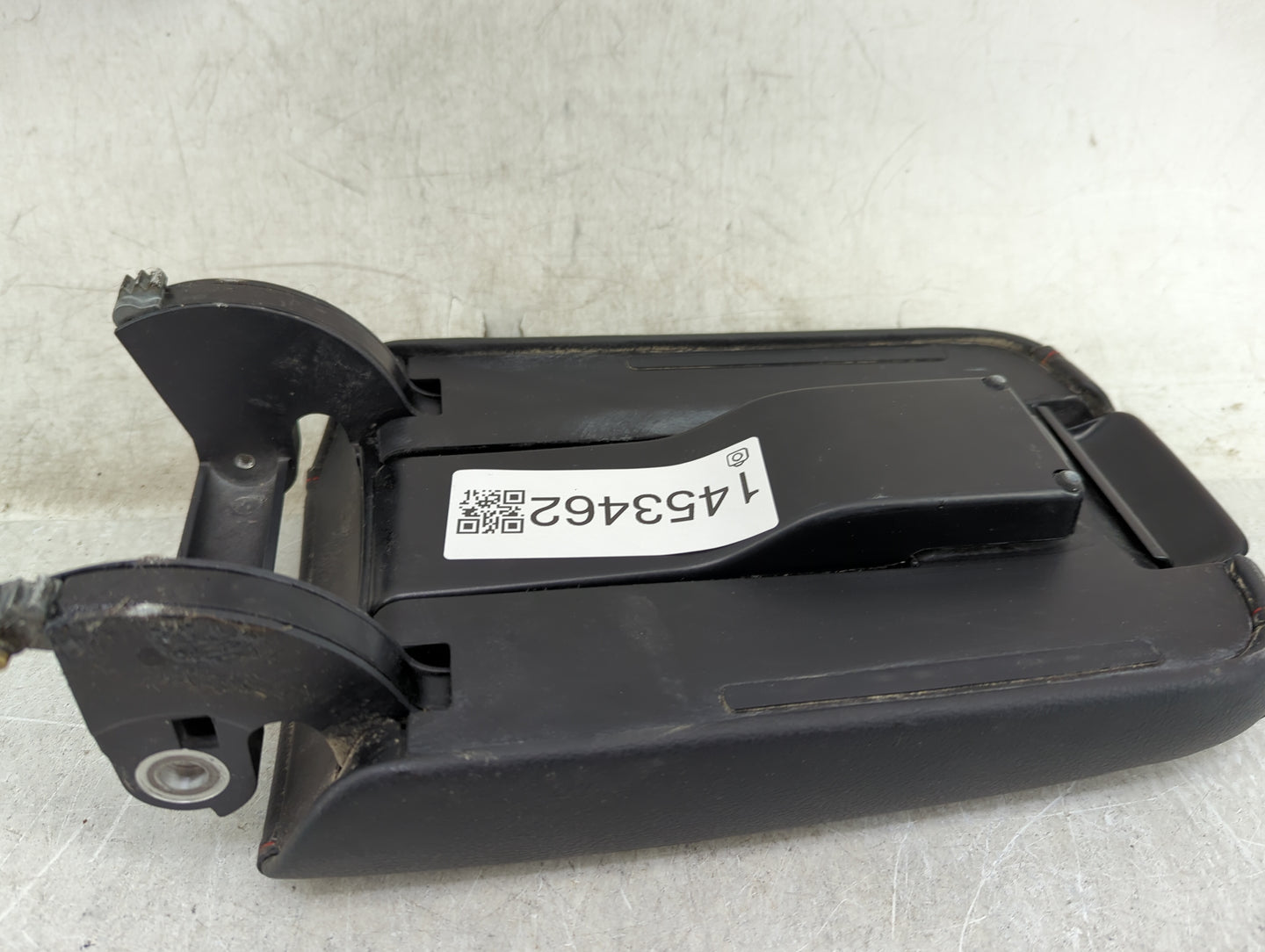 2014 Volkswagen Jetta Center Console Armrest Cover Lid Fits OEM Used Auto Parts - Oemusedautoparts1.com
