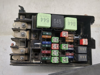 compare product 2010-2014 Volkswagen Jetta Fusebox Fuse Box Panel Relay Module P/N:5ZE00138000 Fits OEM Used Auto Parts
