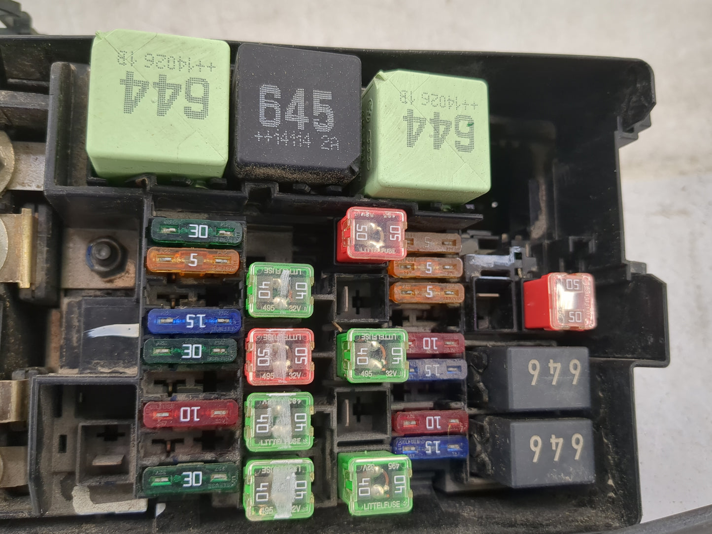 2010-2014 Volkswagen Jetta Fusebox Fuse Box Panel Relay Module P/N:5ZE00138000 Fits OEM Used Auto Parts - Oemusedautoparts1.