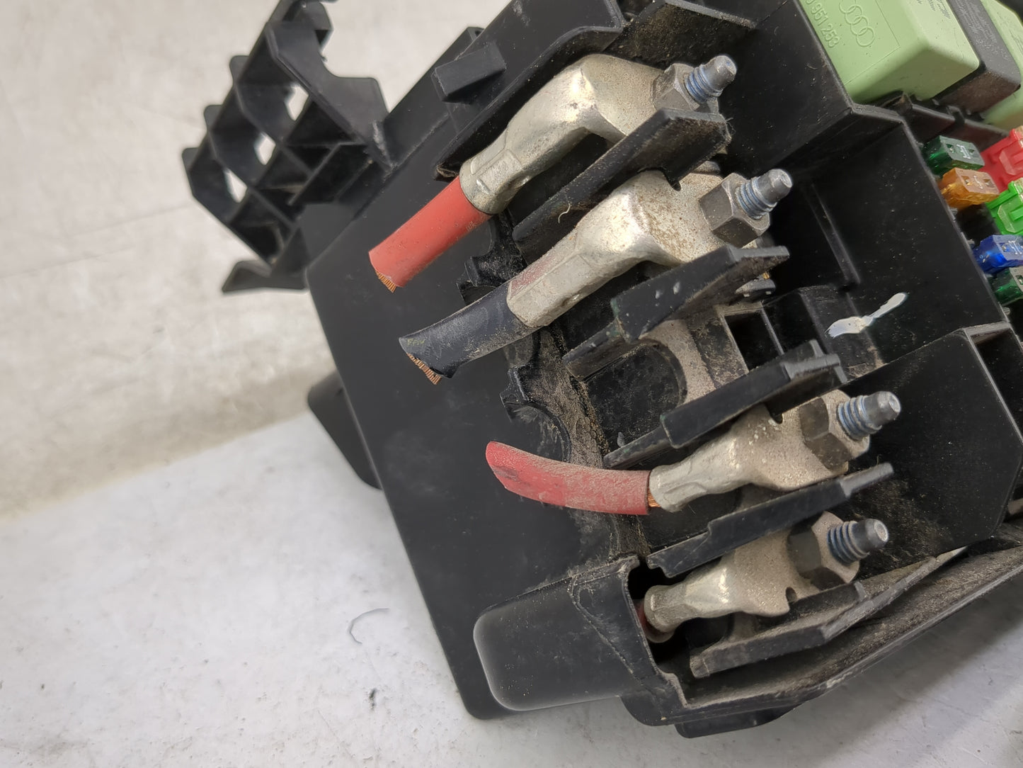 2010-2014 Volkswagen Jetta Fusebox Fuse Box Panel Relay Module P/N:5ZE00138000 Fits OEM Used Auto Parts - Oemusedautoparts1.