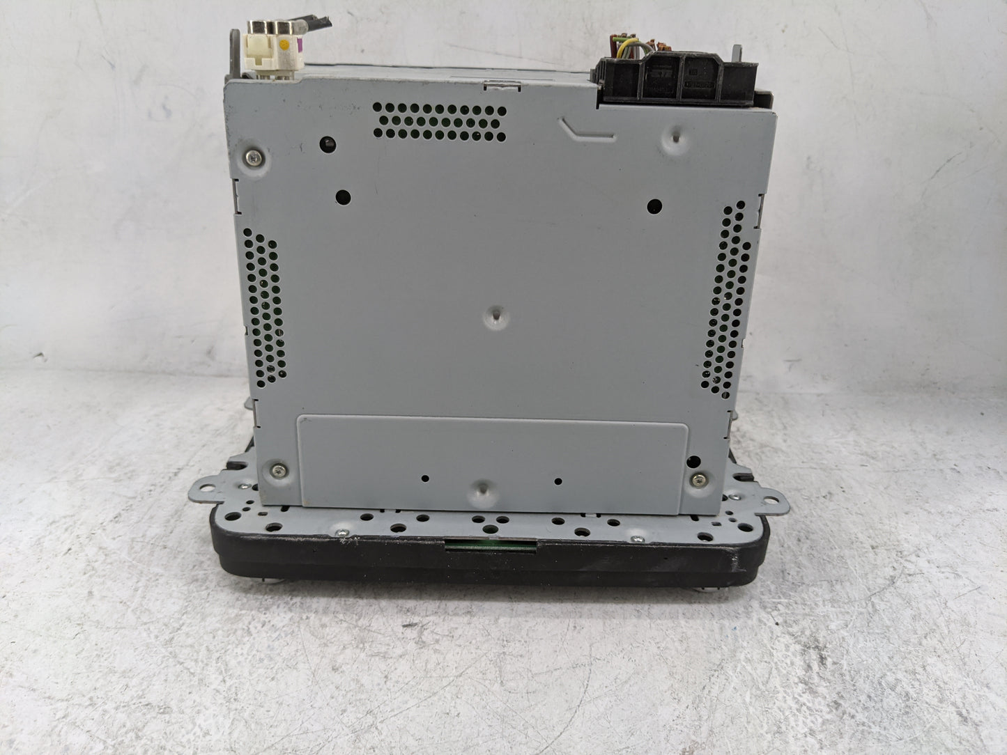 2011-2014 Volkswagen Jetta Radio AM FM Cd Player Receiver Replacement P/N:1K0035164D 28352655 Fits OEM Used Auto Parts - Oem