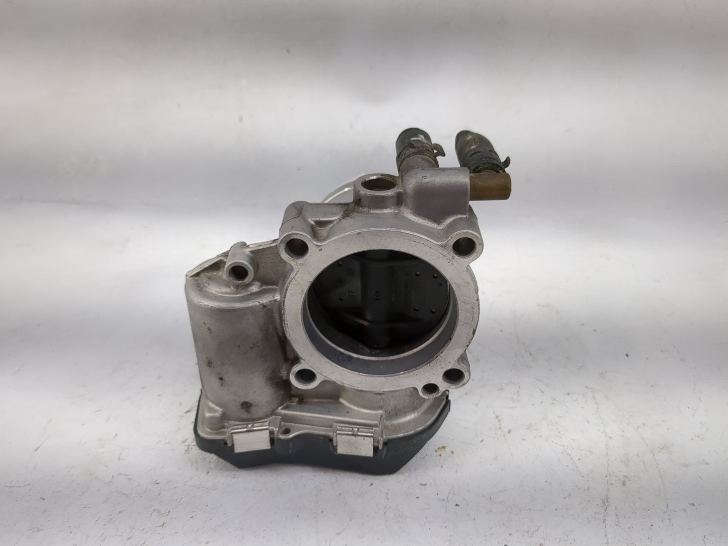 2011-2016 Volkswagen Jetta Throttle Body P/N:06G133062M A2C85018300 Fits Fits 2011 2012 2013 2014 2015 2016 OEM Used Auto Pa