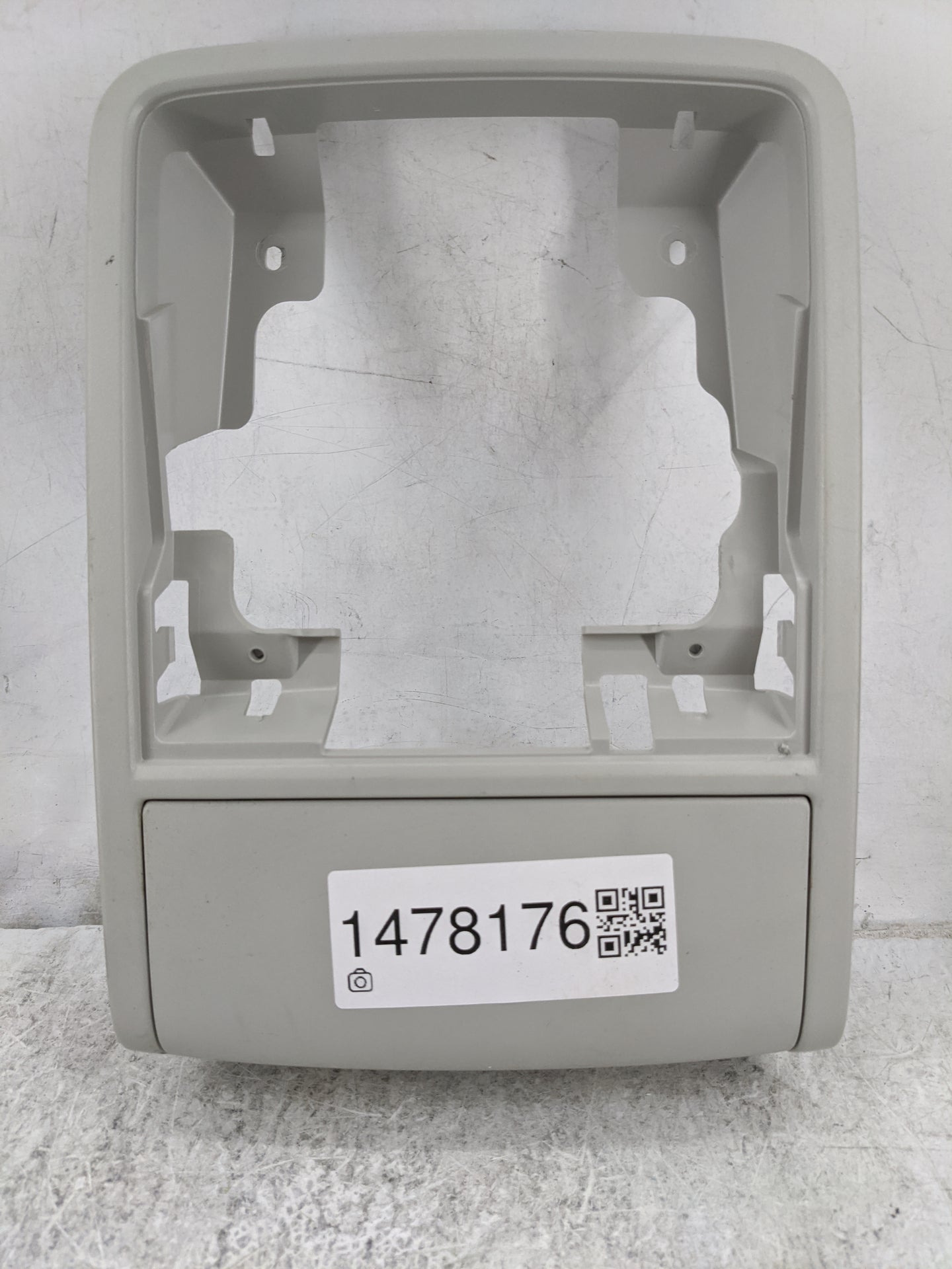 2014 Volkswagen Jetta Overhead Roof Console Gray - Oemusedautoparts1.com