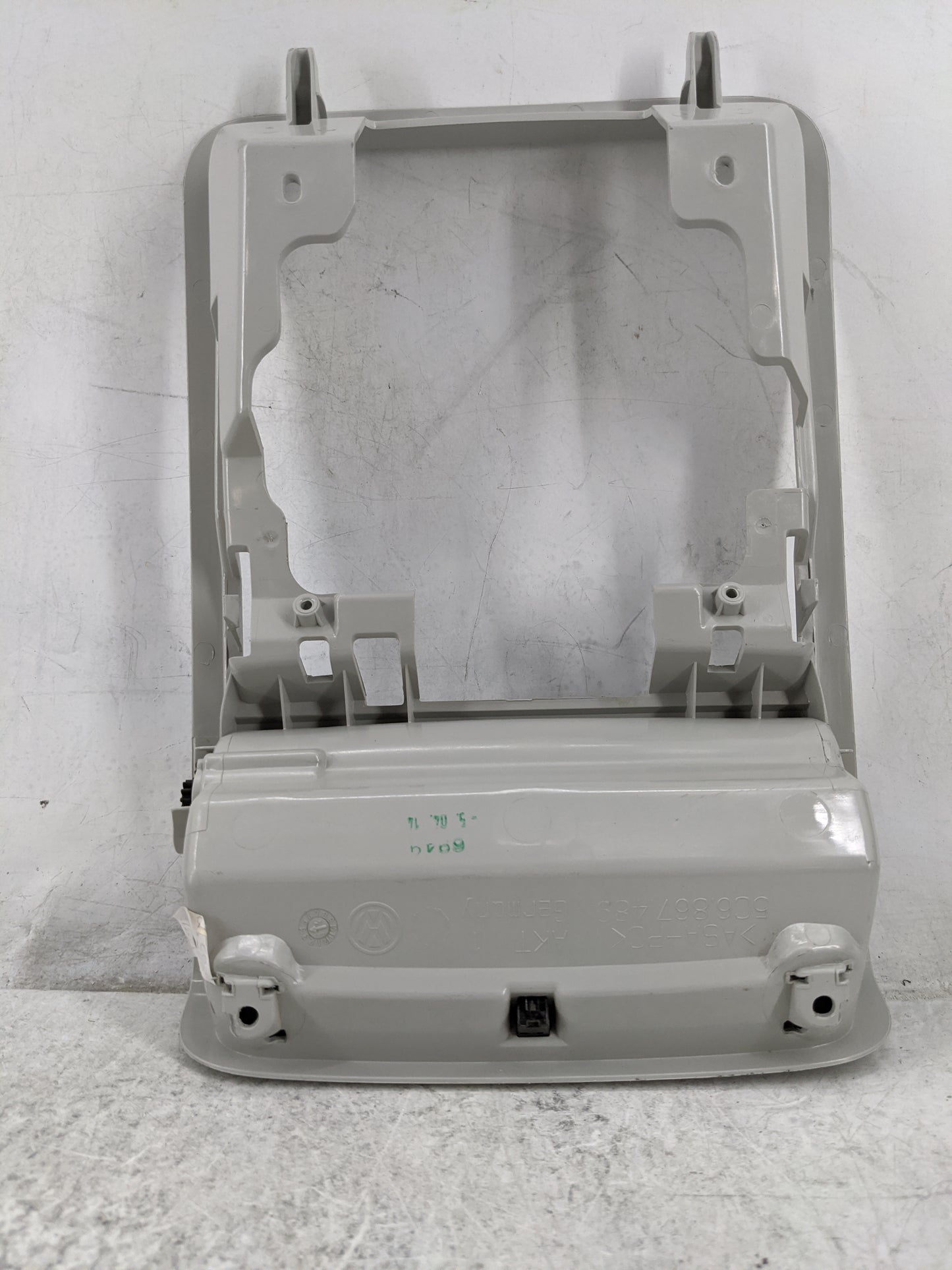 2014 Volkswagen Jetta Overhead Roof Console Gray - Oemusedautoparts1.com