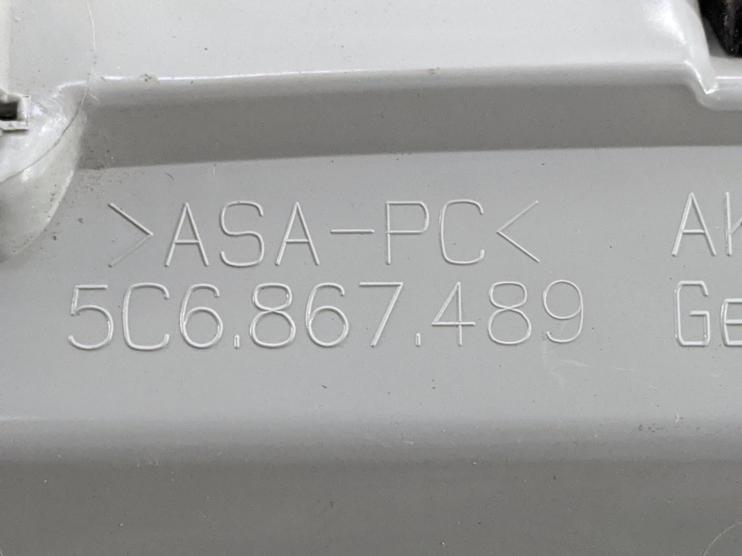 2014 Volkswagen Jetta Overhead Roof Console Gray - Oemusedautoparts1.com