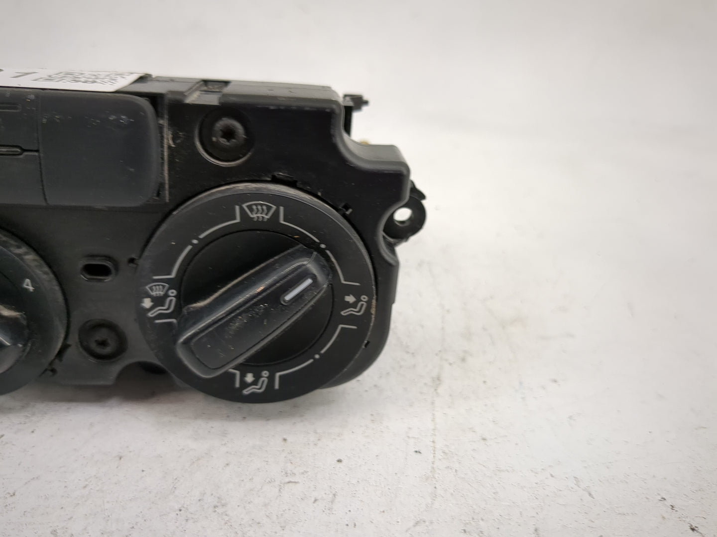 2011-2014 Volkswagen Jetta Climate Control Module Temperature AC/Heater Replacement P/N:5C1819045 90151-736/0000 Fits OEM Us