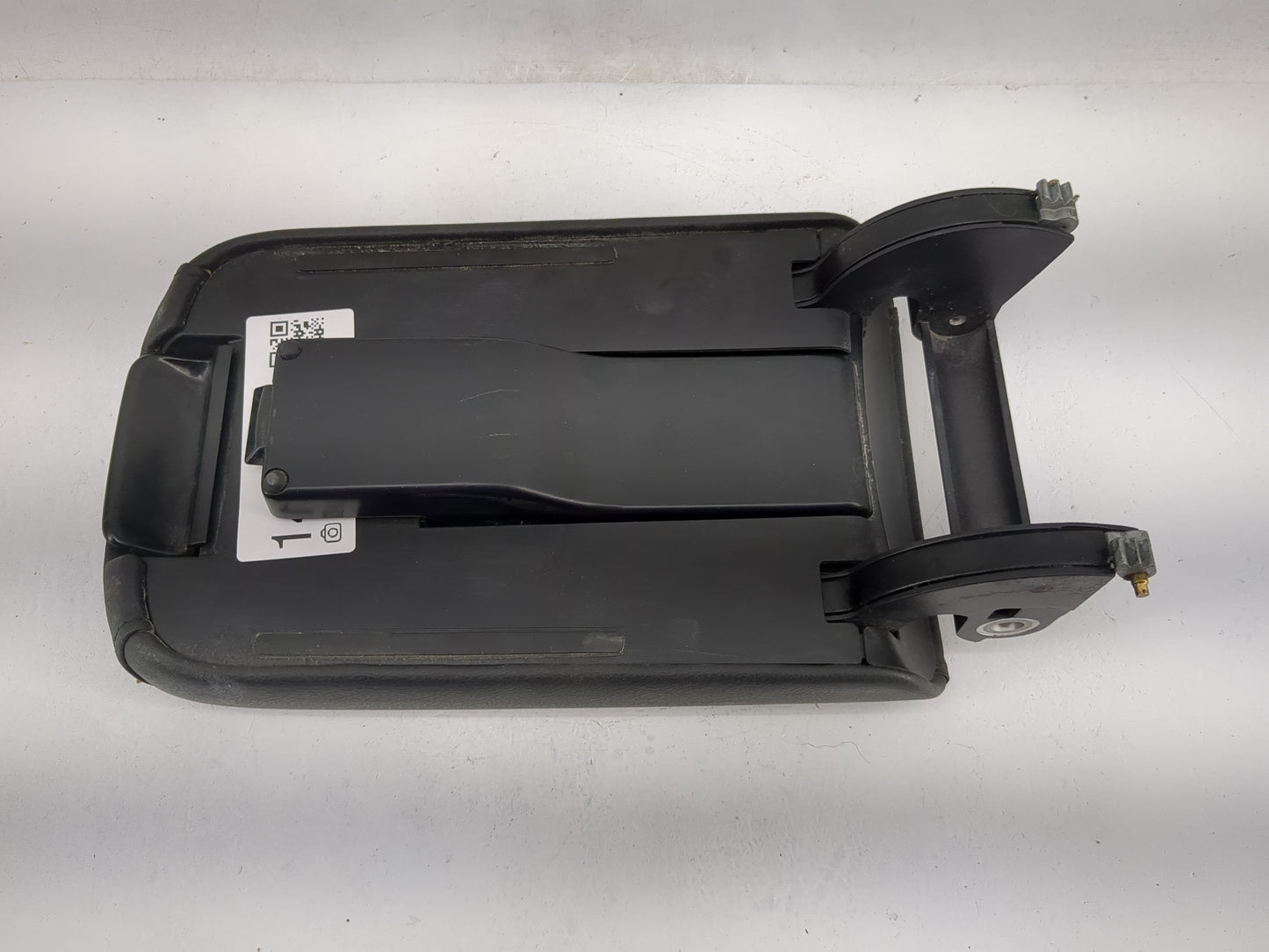 2014 Volkswagen Jetta Center Console Armrest Cover Lid Fits OEM Used Auto Parts - Oemusedautoparts1.com
