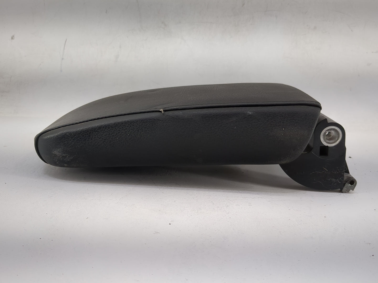 2014 Volkswagen Jetta Center Console Armrest Cover Lid Fits OEM Used Auto Parts - Oemusedautoparts1.com