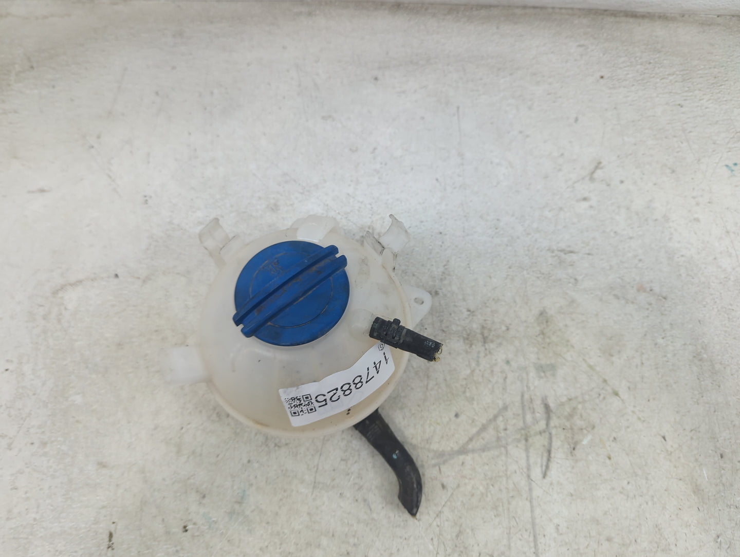 2005 Volkswagen Jetta Radiator Coolant Overflow Expansion Tank Bottle 1478825 - Oemusedautoparts1.com
