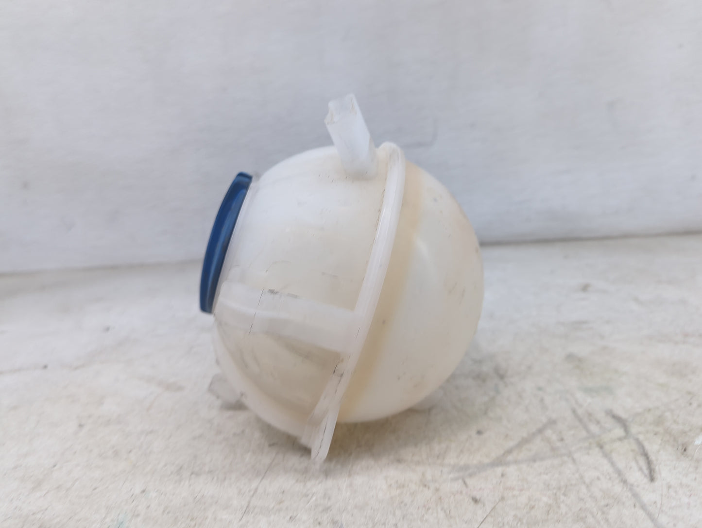 2005 Volkswagen Jetta Radiator Coolant Overflow Expansion Tank Bottle 1478825 - Oemusedautoparts1.com