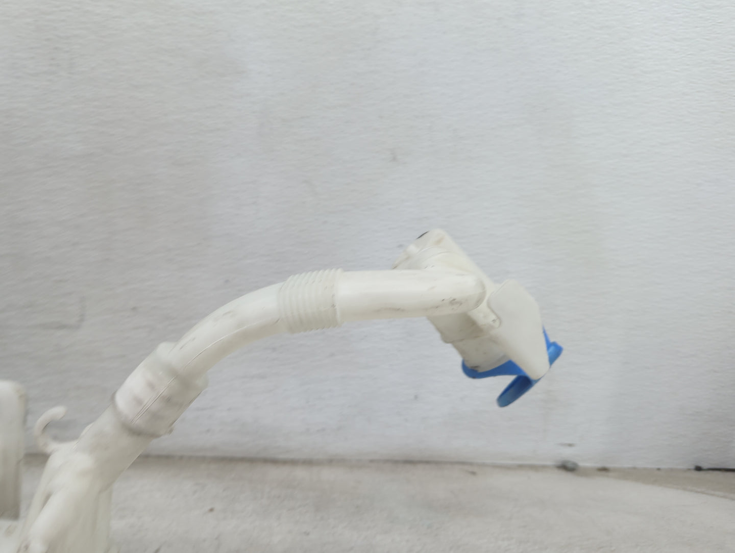 2011-2018 Volkswagen Jetta Windshield Washer Fluid Reservoir Bottle Oem 1478941 - Oemusedautoparts1.com