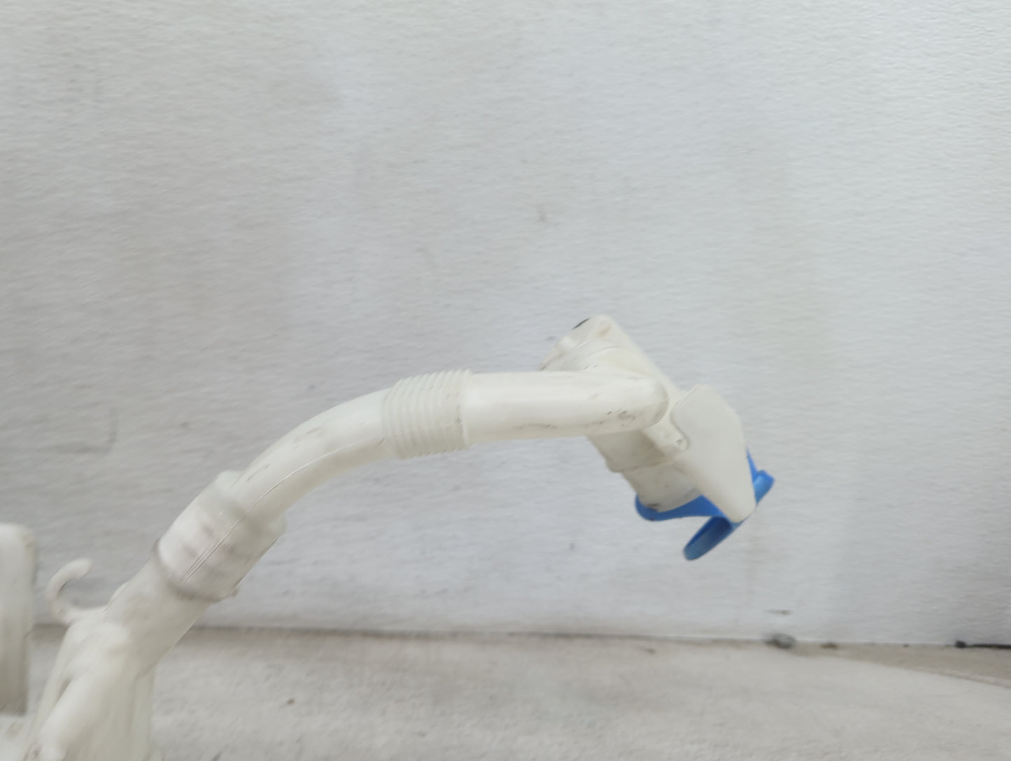 2011-2018 Volkswagen Jetta Windshield Washer Fluid Reservoir Bottle Oem 1478941 - Oemusedautoparts1.com
