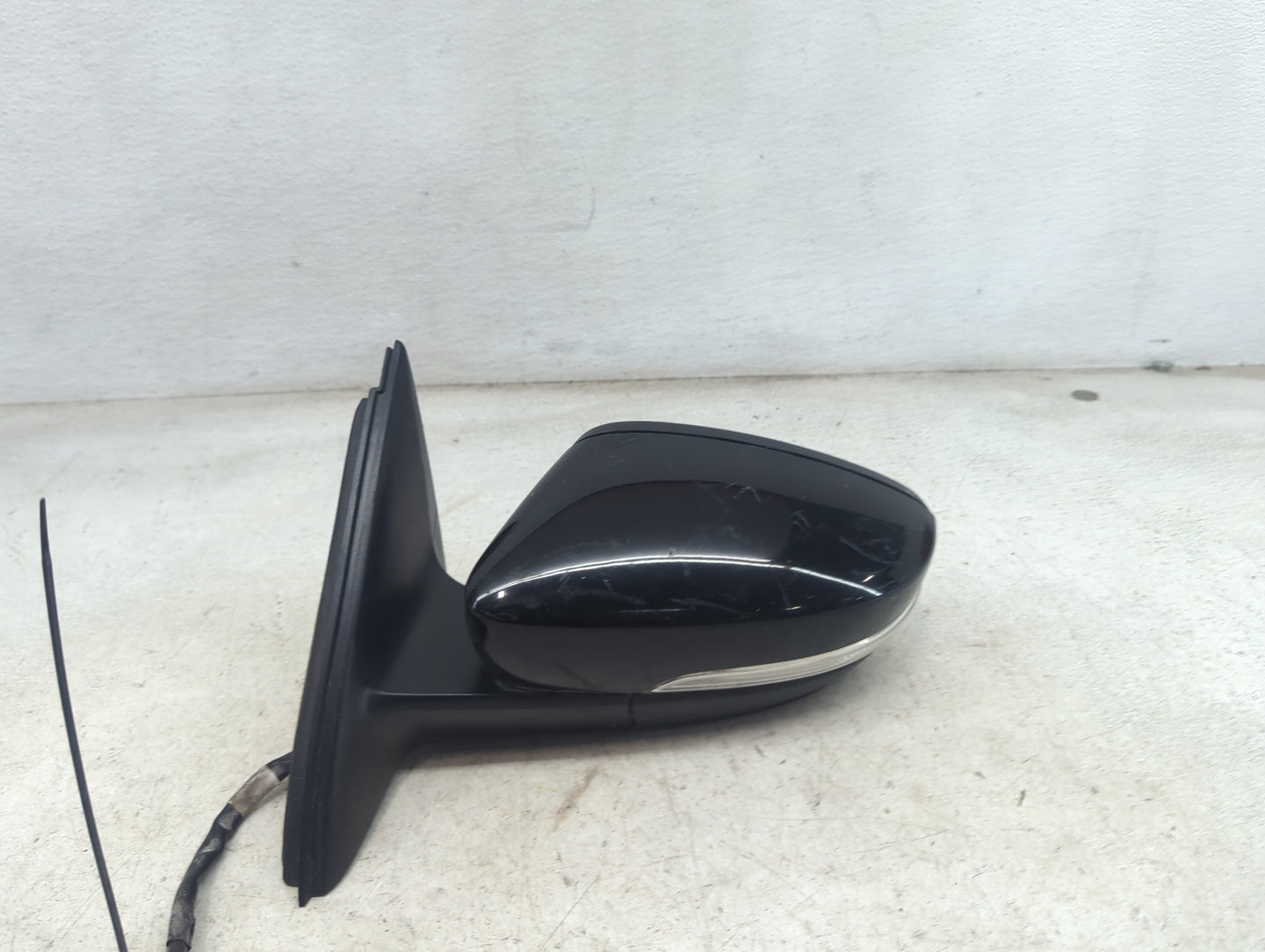2011-2016 Volkswagen Jetta Driver Side View Mirror - Left Door Mirror OEM Used - Oemusedautoparts1.com