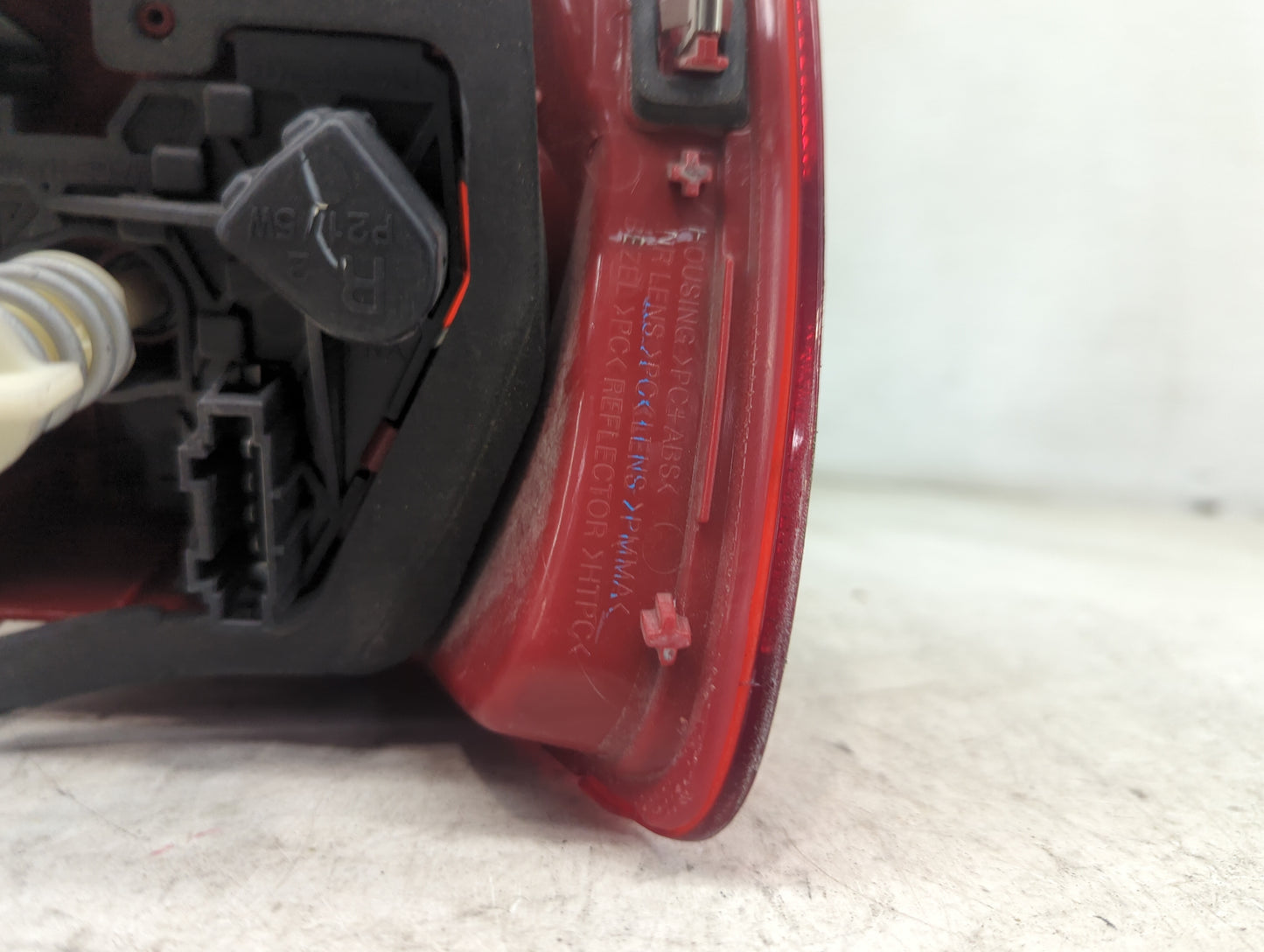 2011-2014 Volkswagen Jetta Tail Light Assembly Passenger Right OEM Fits Fits 2011 2012 2013 2014 OEM Used Auto Parts - Oemus