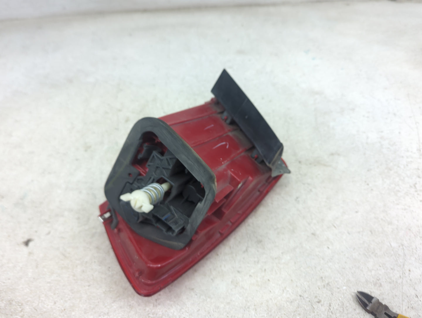 2011-2014 Volkswagen Jetta Tail Light Assembly Passenger Right OEM Fits Fits 2011 2012 2013 2014 OEM Used Auto Parts - Oemus