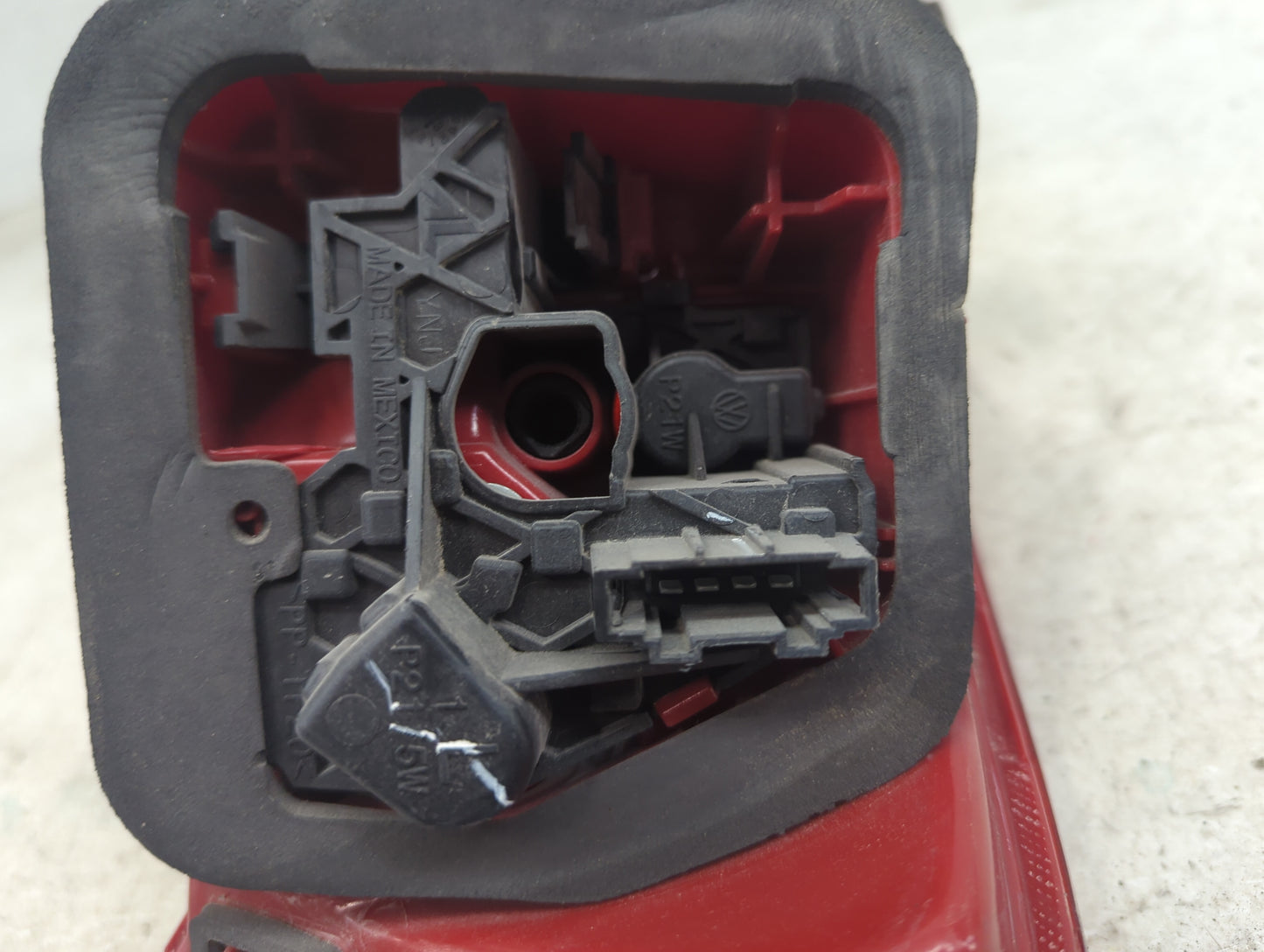 2011-2014 Volkswagen Jetta Tail Light Assembly Driver Left OEM Fits Fits 2011 2012 2013 2014 OEM Used Auto Parts - Oemusedau