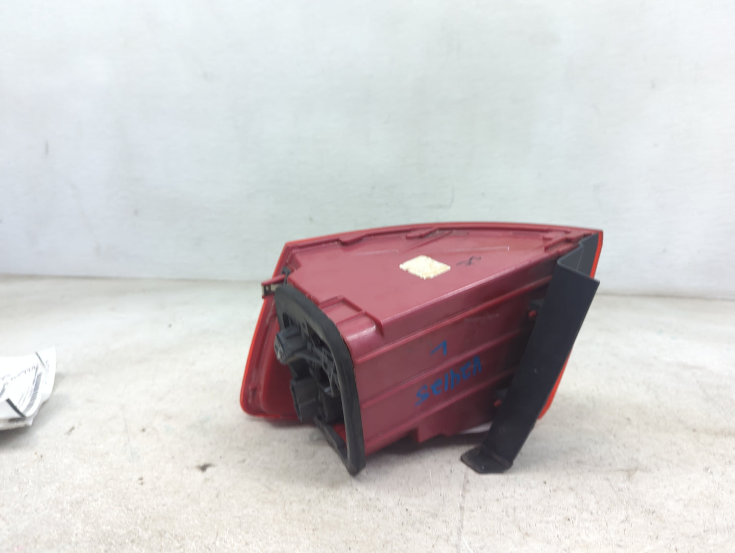 2011-2014 Volkswagen Jetta Tail Light Assembly Driver Left OEM Fits Fits 2011 2012 2013 2014 OEM Used Auto Parts - Oemusedau