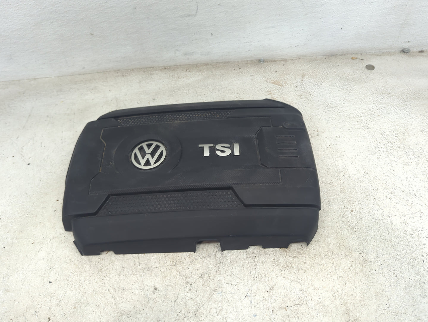 2014 Volkswagen Jetta Engine Cover 1479209 - Oemusedautoparts1.com