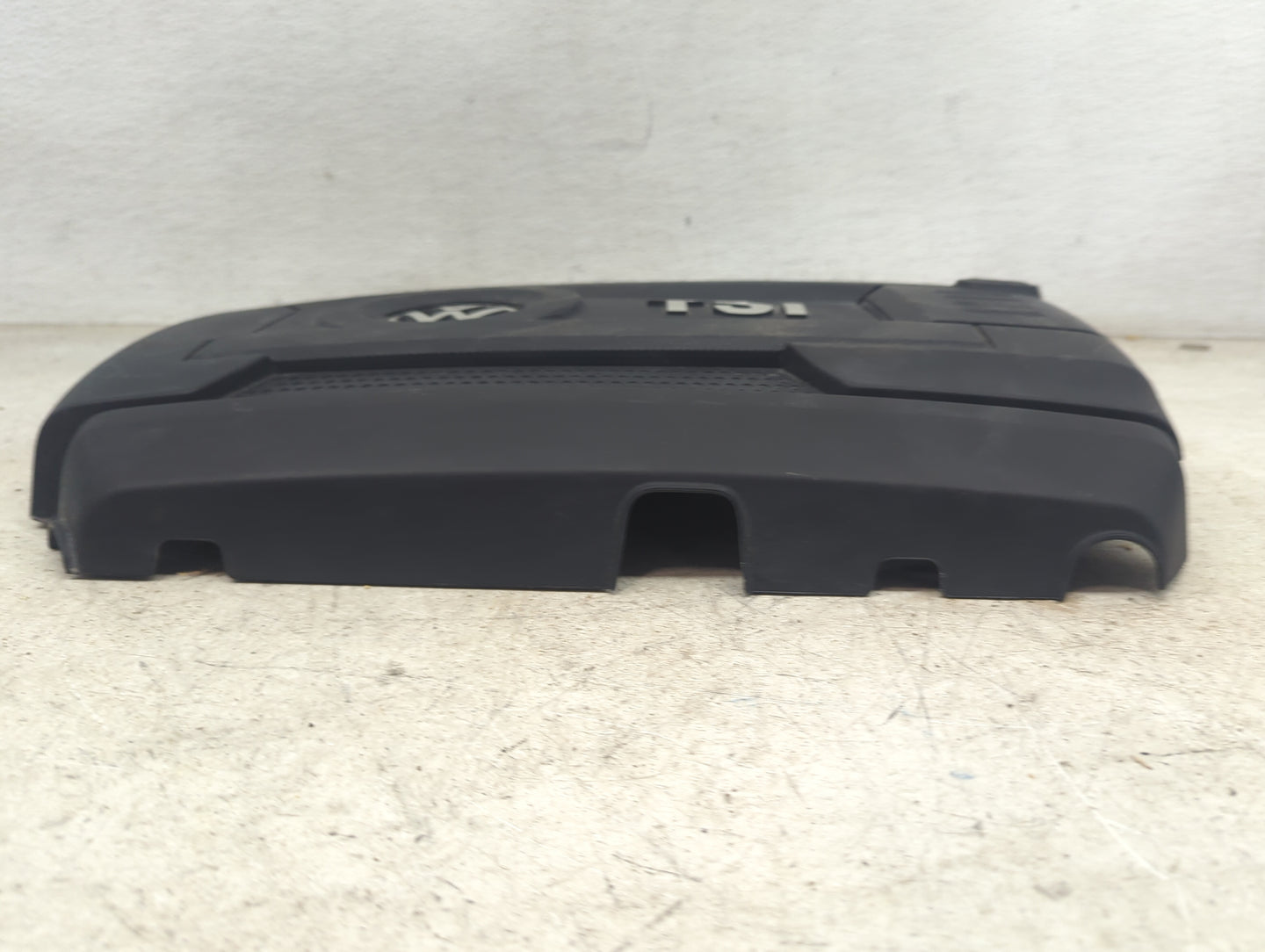 2014 Volkswagen Jetta Engine Cover 1479209 - Oemusedautoparts1.com