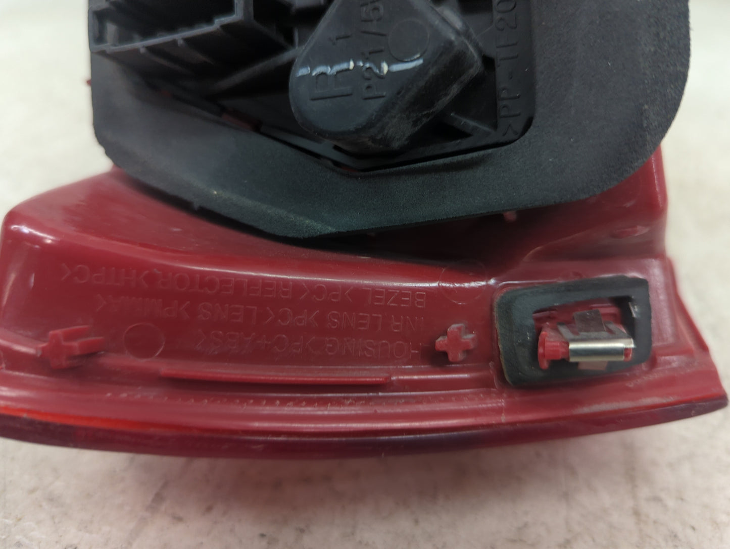 2011-2014 Volkswagen Jetta Tail Light Assembly Passenger Right OEM Fits Fits 2011 2012 2013 2014 OEM Used Auto Parts - Oemus