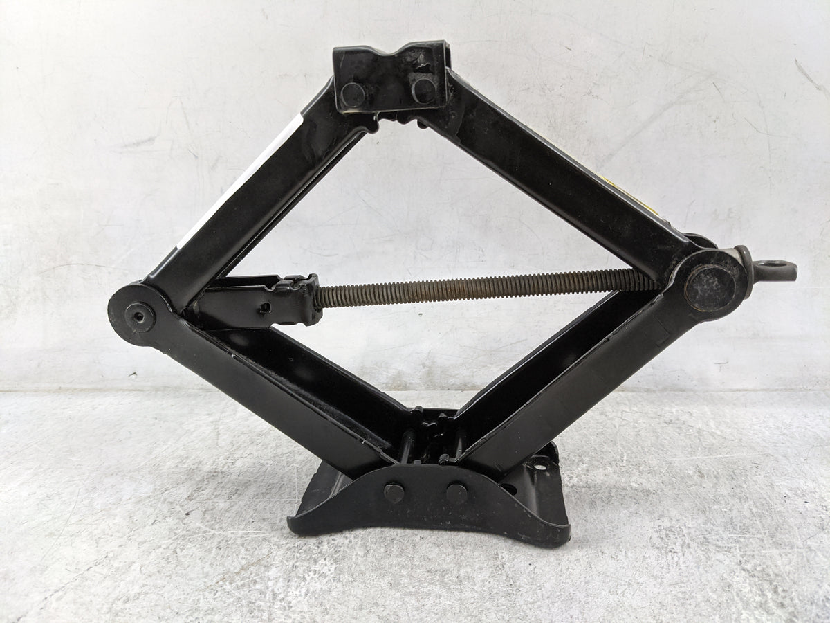 2014 Volkswagen Jetta Spare Scissor Car Jack 1480190 - Oemusedautoparts1.com
