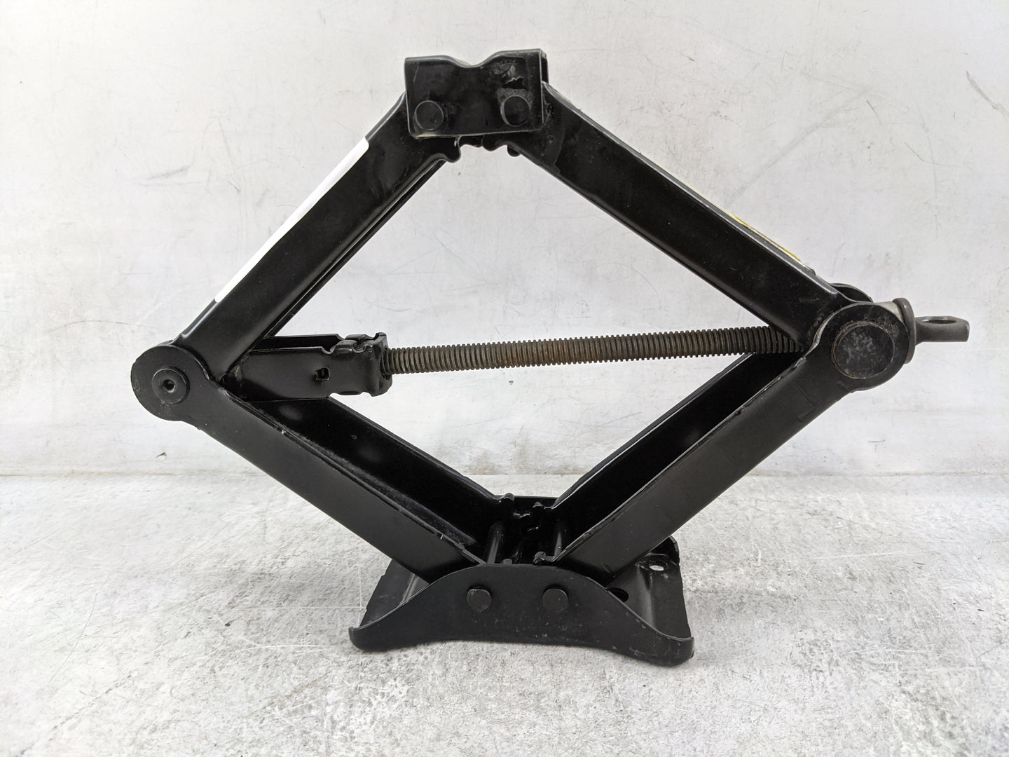 2014 Volkswagen Jetta Spare Scissor Car Jack 1480190 - Oemusedautoparts1.com