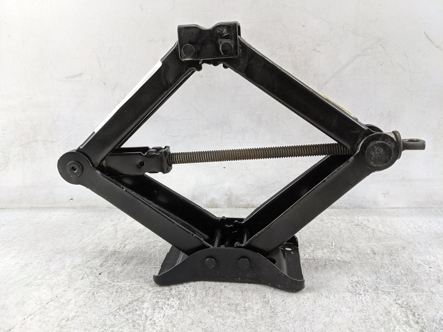 2014 Volkswagen Jetta Spare Scissor Car Jack 1480190 - Oemusedautoparts1.com
