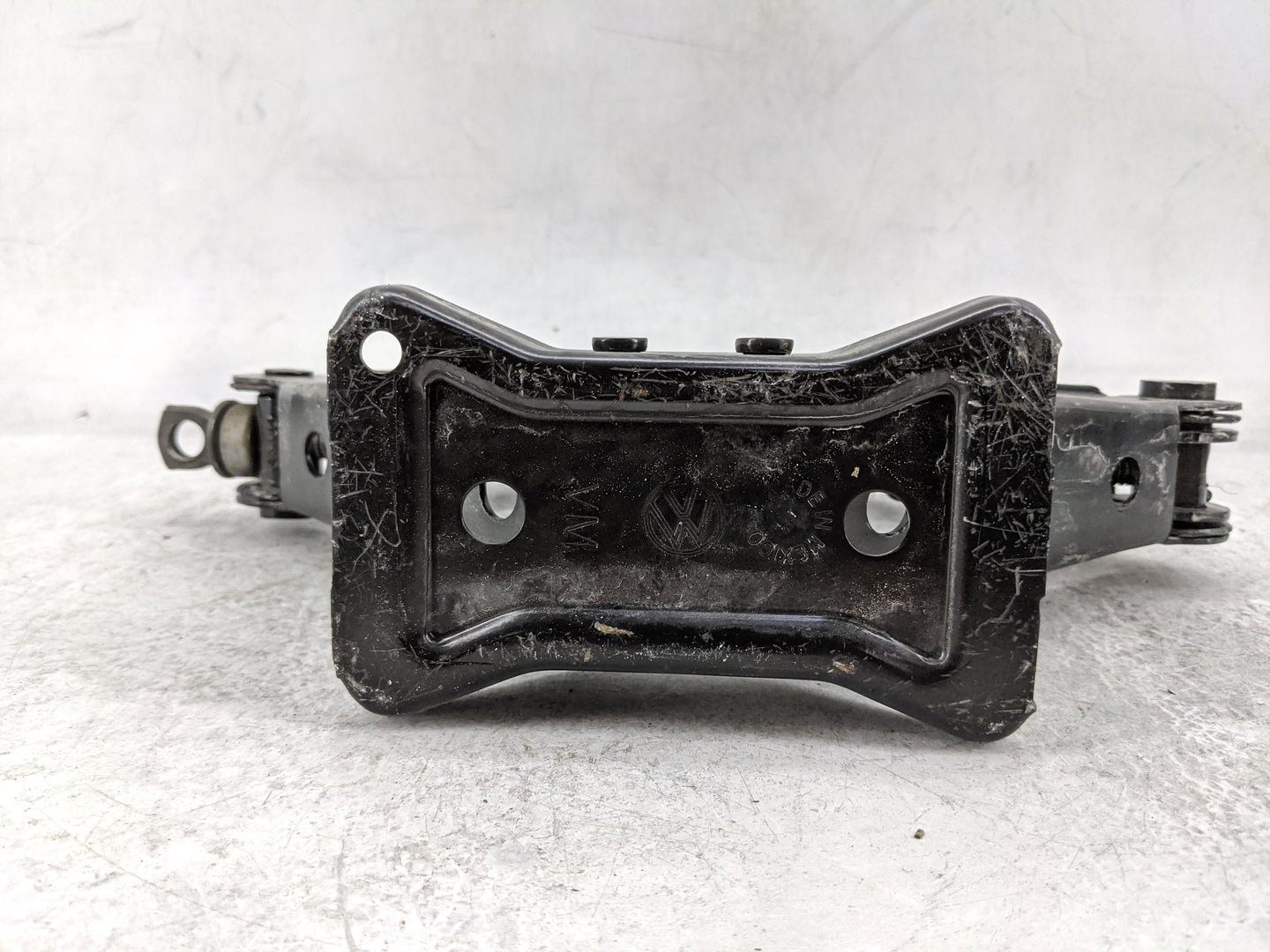 2014 Volkswagen Jetta Spare Scissor Car Jack 1480190 - Oemusedautoparts1.com