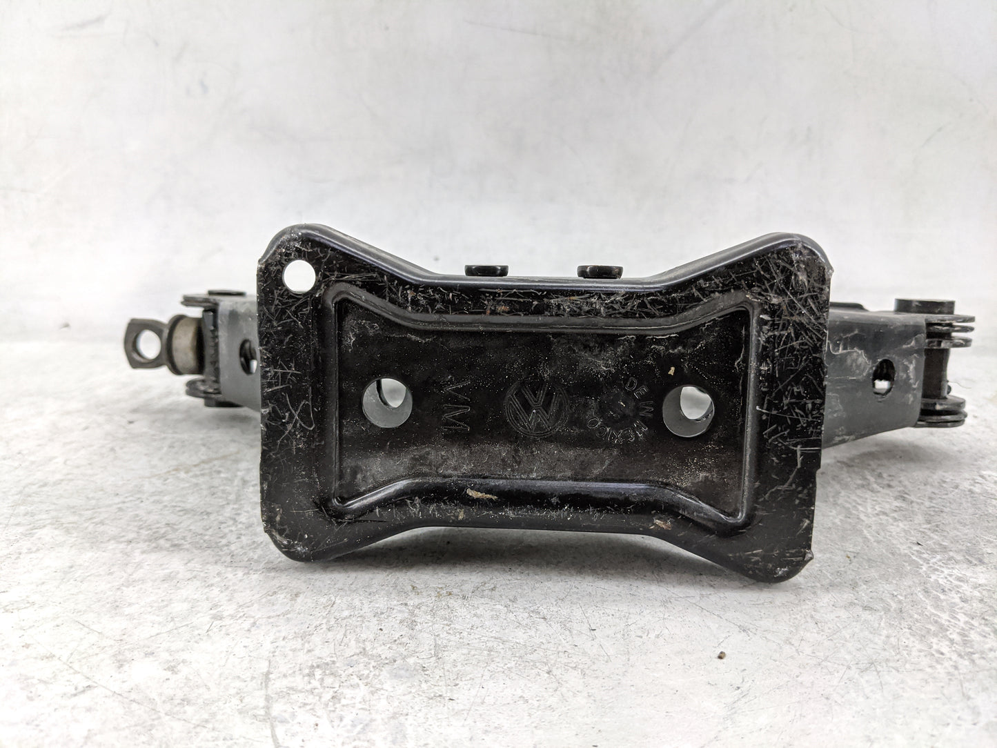 2014 Volkswagen Jetta Spare Scissor Car Jack 1480190 - Oemusedautoparts1.com
