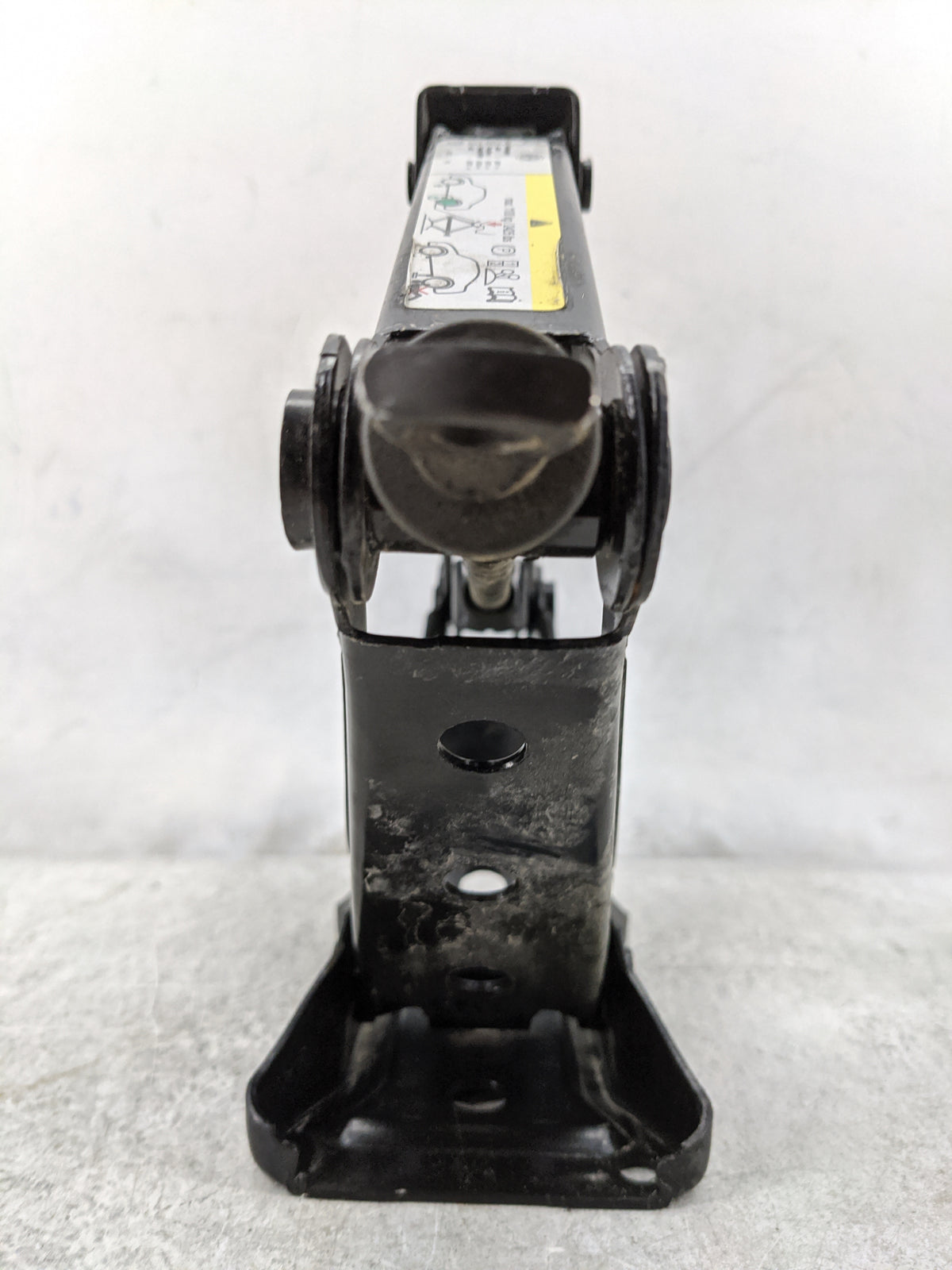 2014 Volkswagen Jetta Spare Scissor Car Jack 1480190 - Oemusedautoparts1.com