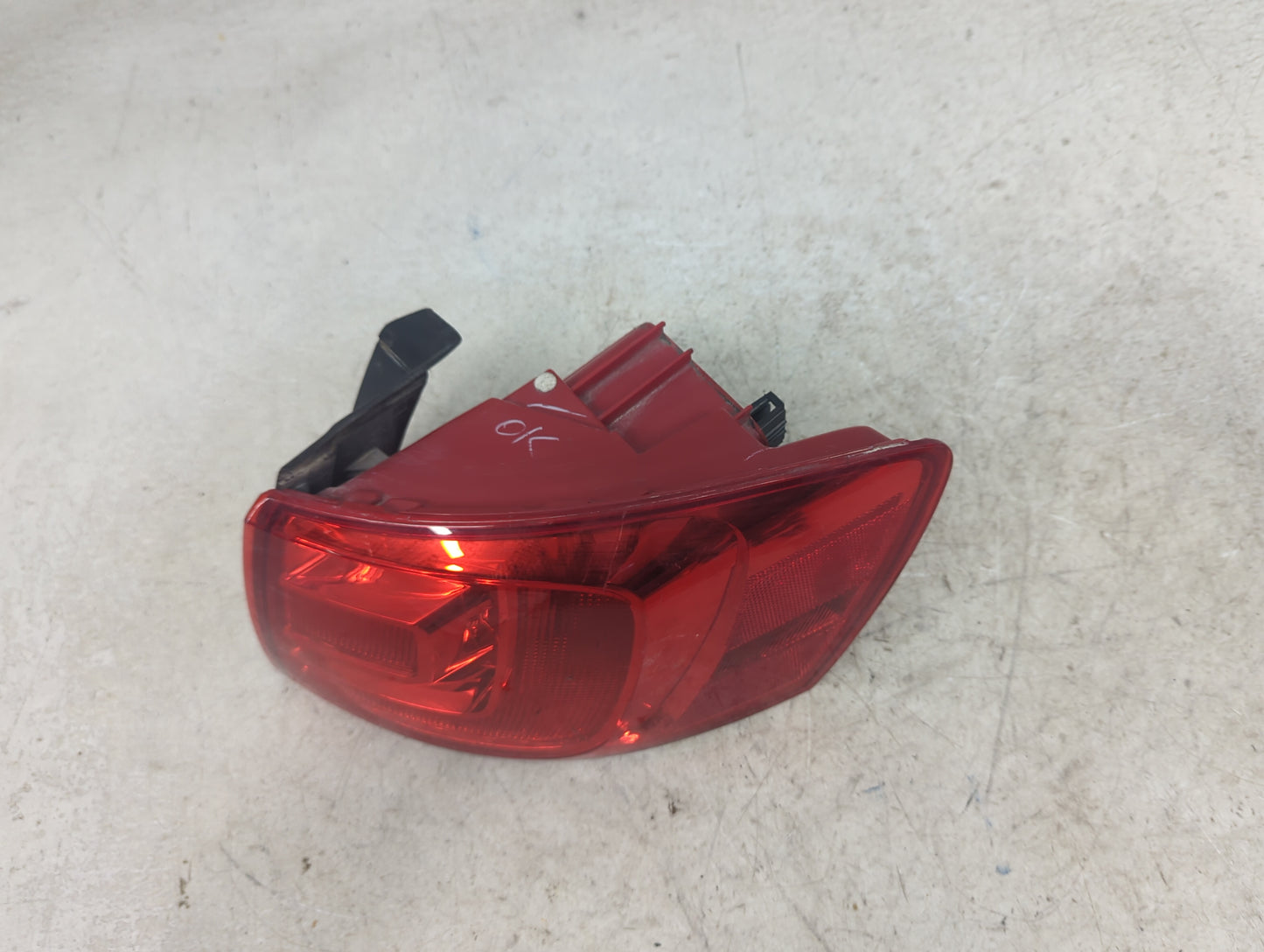 2011-2014 Volkswagen Jetta Tail Light Assembly Driver Left OEM Fits Fits 2011 2012 2013 2014 OEM Used Auto Parts - Oemusedau