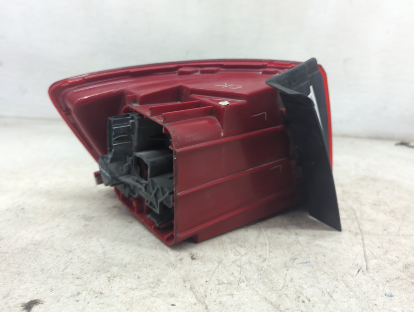 2011-2014 Volkswagen Jetta Tail Light Assembly Driver Left OEM Fits Fits 2011 2012 2013 2014 OEM Used Auto Parts - Oemusedau