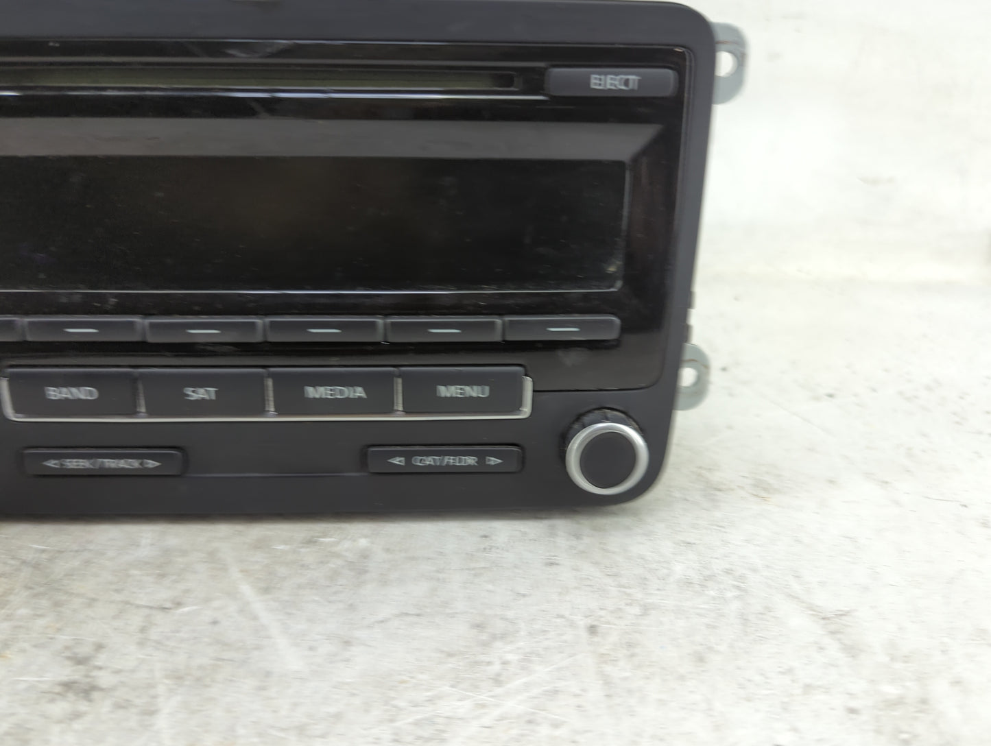 2012-2017 Volkswagen Jetta Radio AM FM Cd Player Receiver Replacement P/N:1K0035164F 28354813 Fits OEM Used Auto Parts - Oem