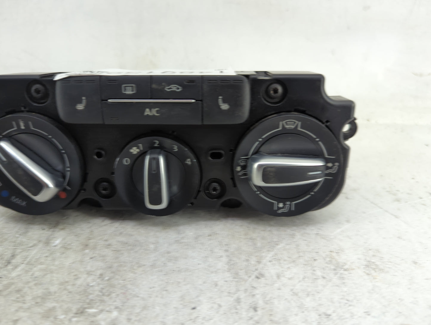 2012-2014 Volkswagen Jetta Climate Control Module Temperature AC/Heater Replacement P/N:5C0820047AH 5C0 820 047 AH Fits OEM 
