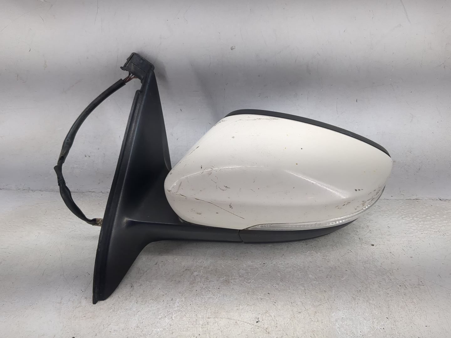 2011-2016 Volkswagen Jetta Driver Side View Mirror - Left Door Mirror OEM Used - Oemusedautoparts1.com