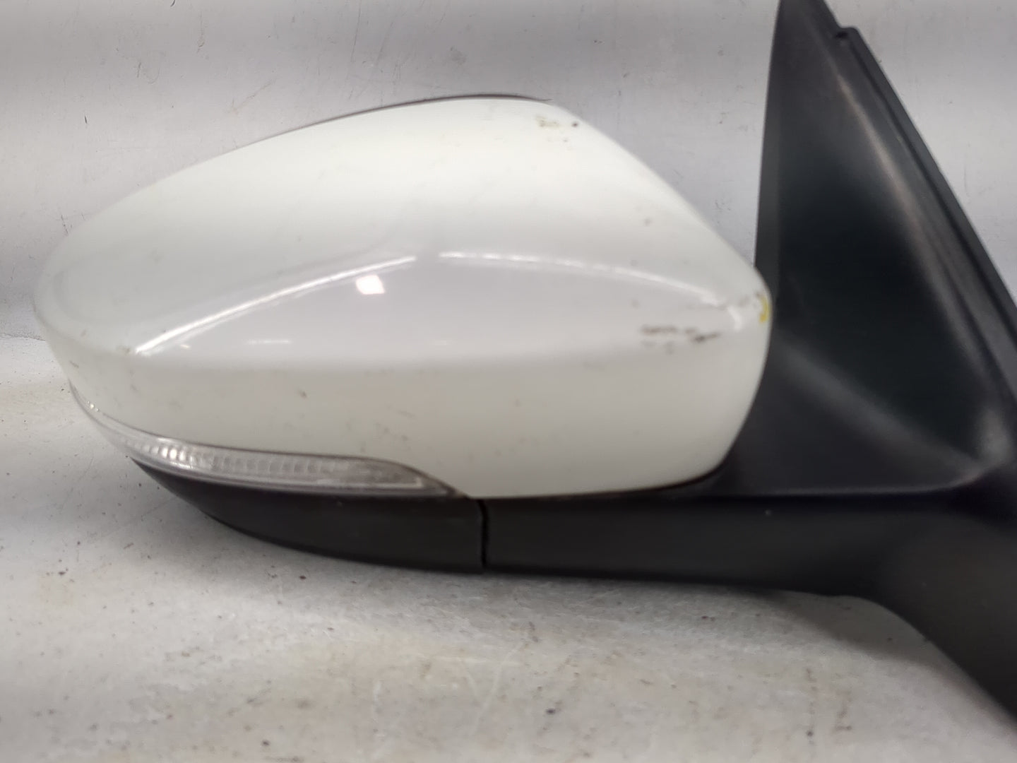 2011-2016 Volkswagen Jetta Passenger Side View Mirror - Right Door Mirror OEM Used - Oemusedautoparts1.com
