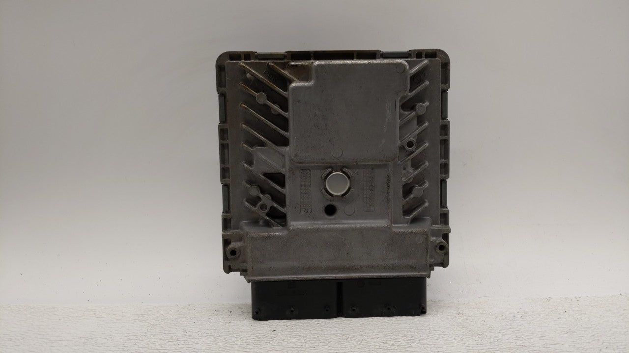 2014 Volkswagen Jetta PCM Engine Control Computer ECU ECM PCU OEM P/N:06K 906 070 C 06K 907 425, 06K 906 070 F Fits OEM Used