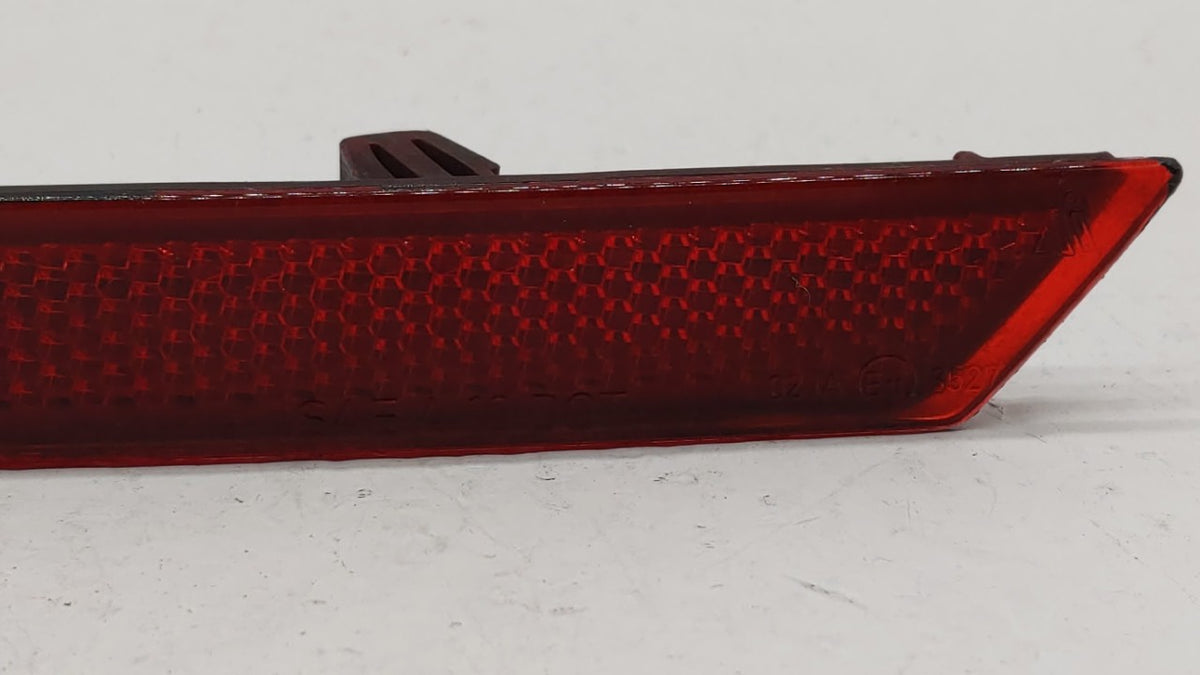 2014 Volkswagen Jetta Rear Bumper Reflector 204795 - Oemusedautoparts1.com