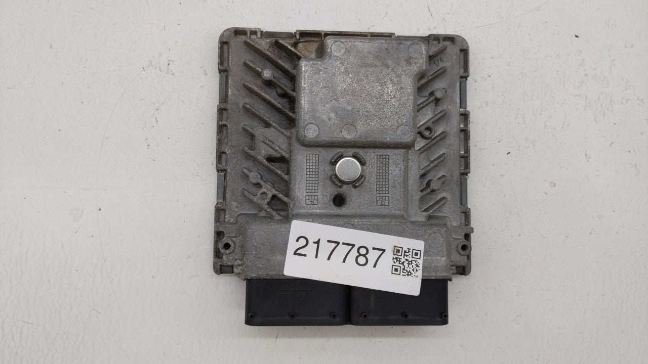 2014 Volkswagen Jetta PCM Engine Control Computer ECU ECM PCU OEM P/N:06K 906 070 C 06K 907 425, 06K 906 070 F Fits OEM Used
