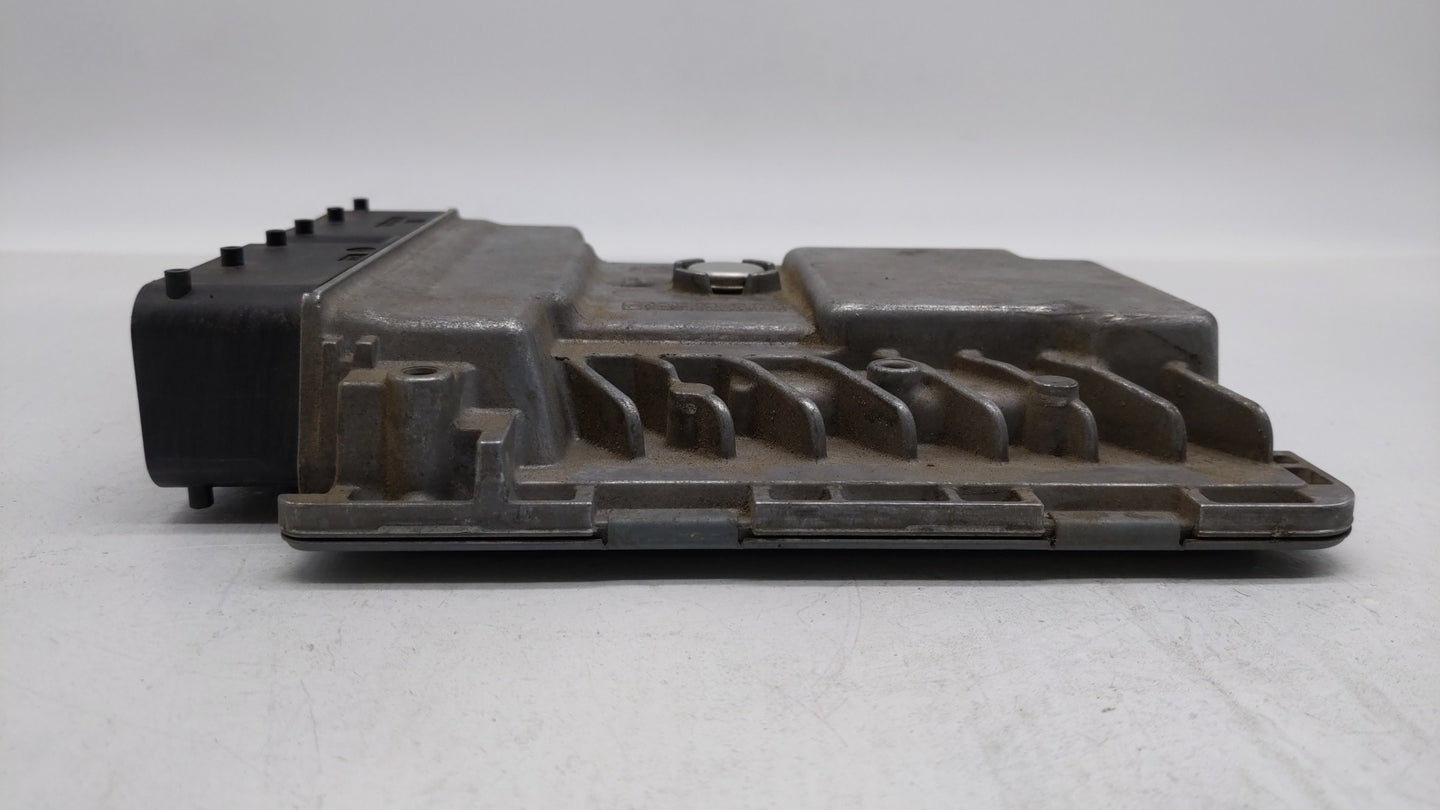 2014 Volkswagen Jetta PCM Engine Control Computer ECU ECM PCU OEM P/N:06K 906 070 C 06K 907 425, 06K 906 070 F Fits OEM Used