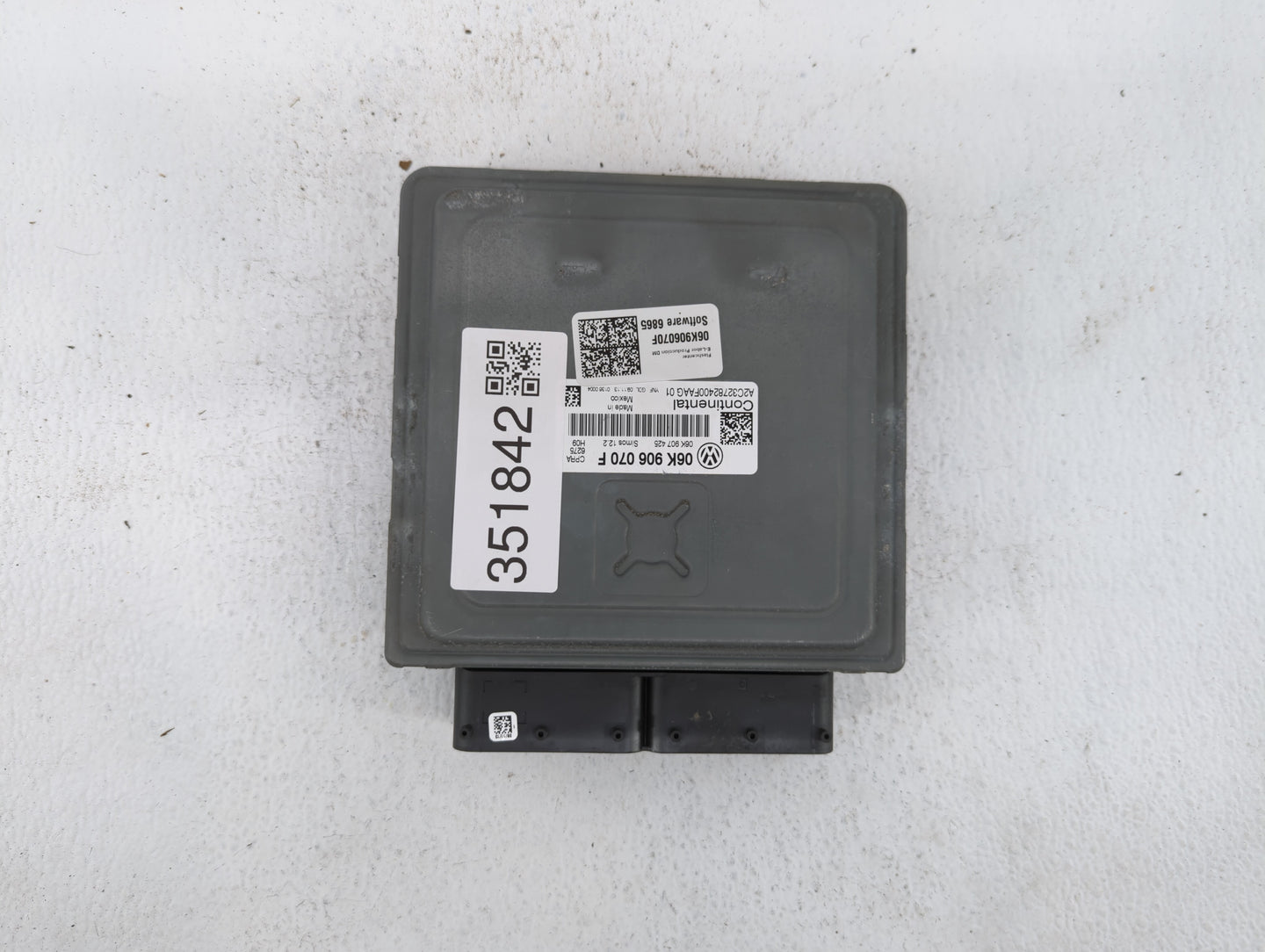 2014 Volkswagen Jetta PCM Engine Control Computer ECU ECM PCU OEM P/N:06K 906 070 C 06K 907 425, 06K 906 070 F Fits OEM Used