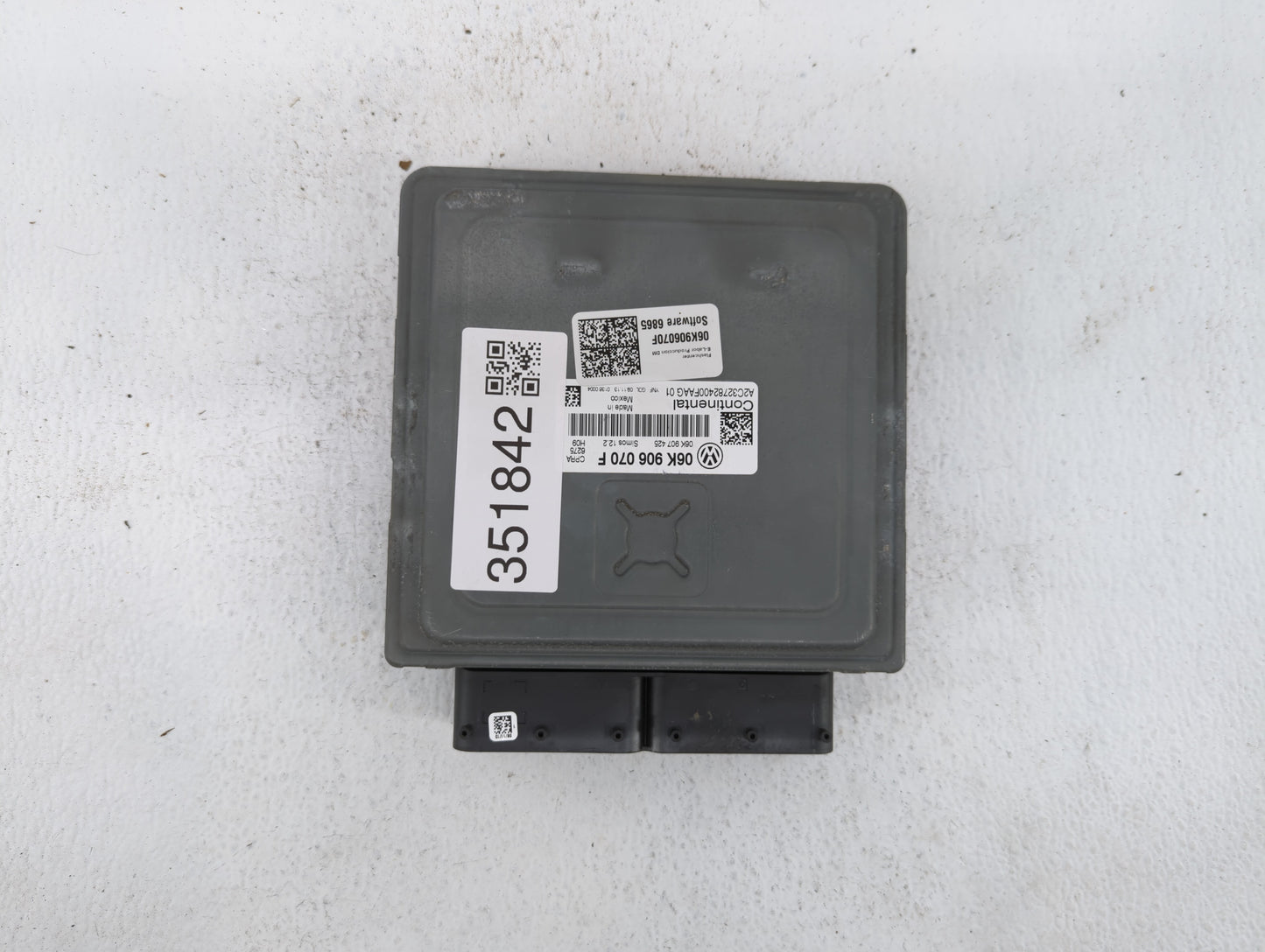 2014 Volkswagen Jetta PCM Engine Control Computer ECU ECM PCU OEM P/N:06K 906 070 C 06K 907 425, 06K 906 070 F Fits OEM Used