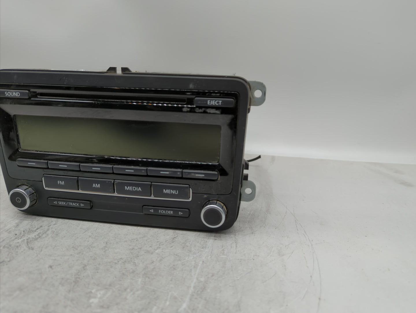 2011-2014 Volkswagen Jetta Am Fm Cd Player Radio Receiver - Oemusedautoparts1.com